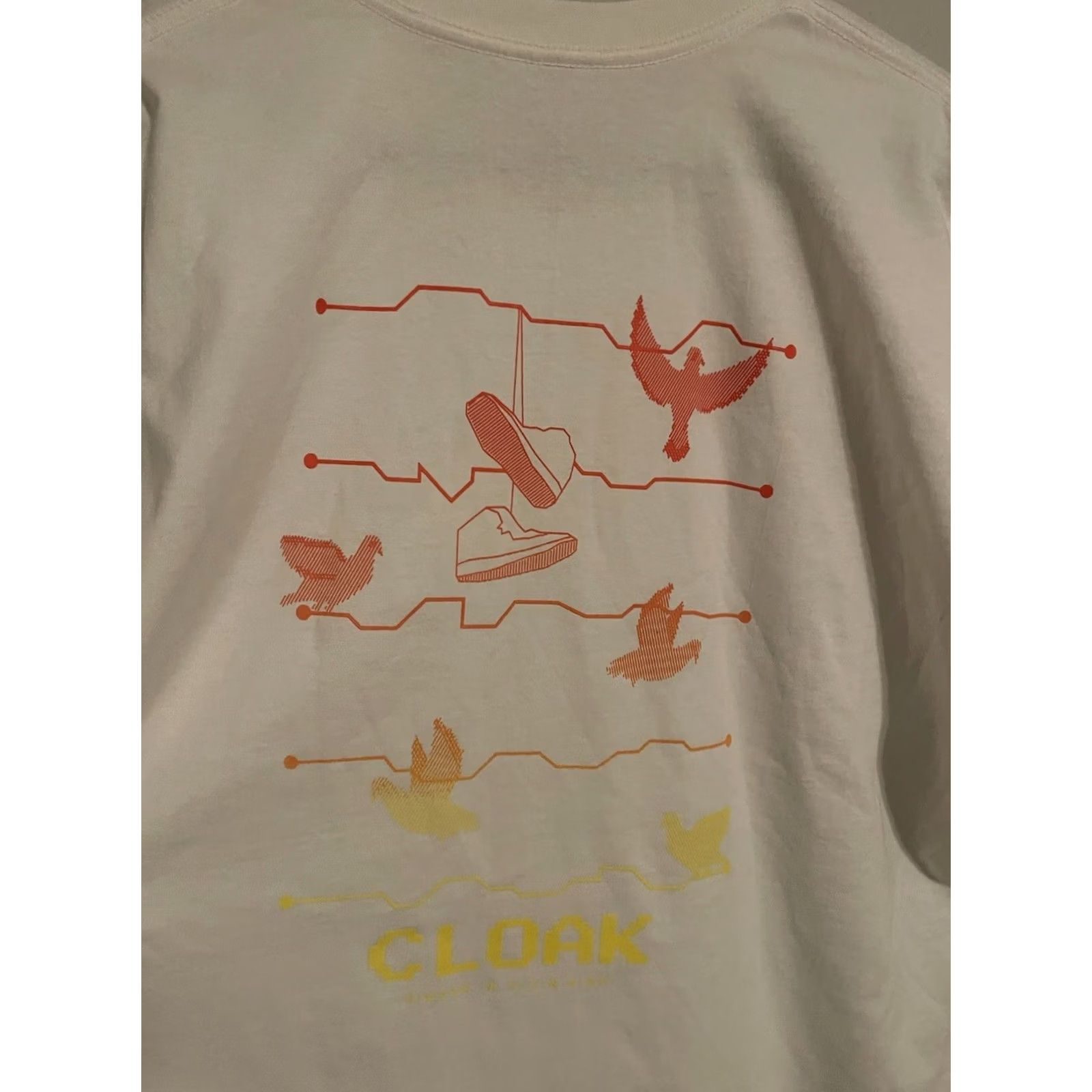 Vintage Cloak White T-Shirt Men XL Powerlines Pigeons Hidden In Plain Sight - 100% Cotton Shirt Size US XL / EU 56 / 4 - 2 Thumbnail