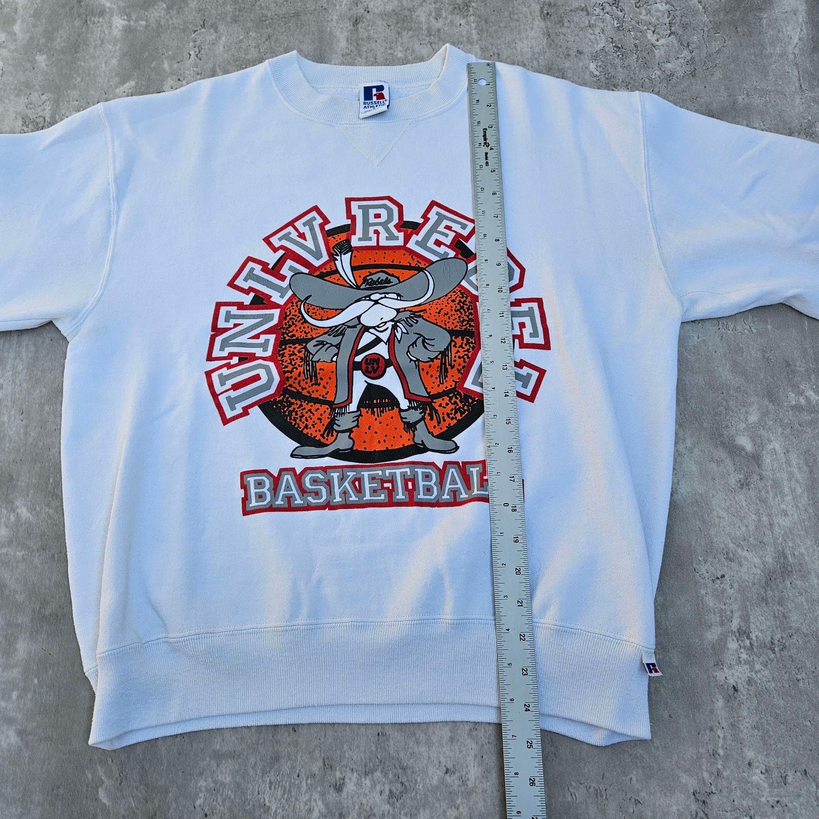 Russell Athletic Vintage UNLV Basket Ball Pull over Sweatshirt Size Large Size US L / EU 52-54 / 3 - 6 Thumbnail
