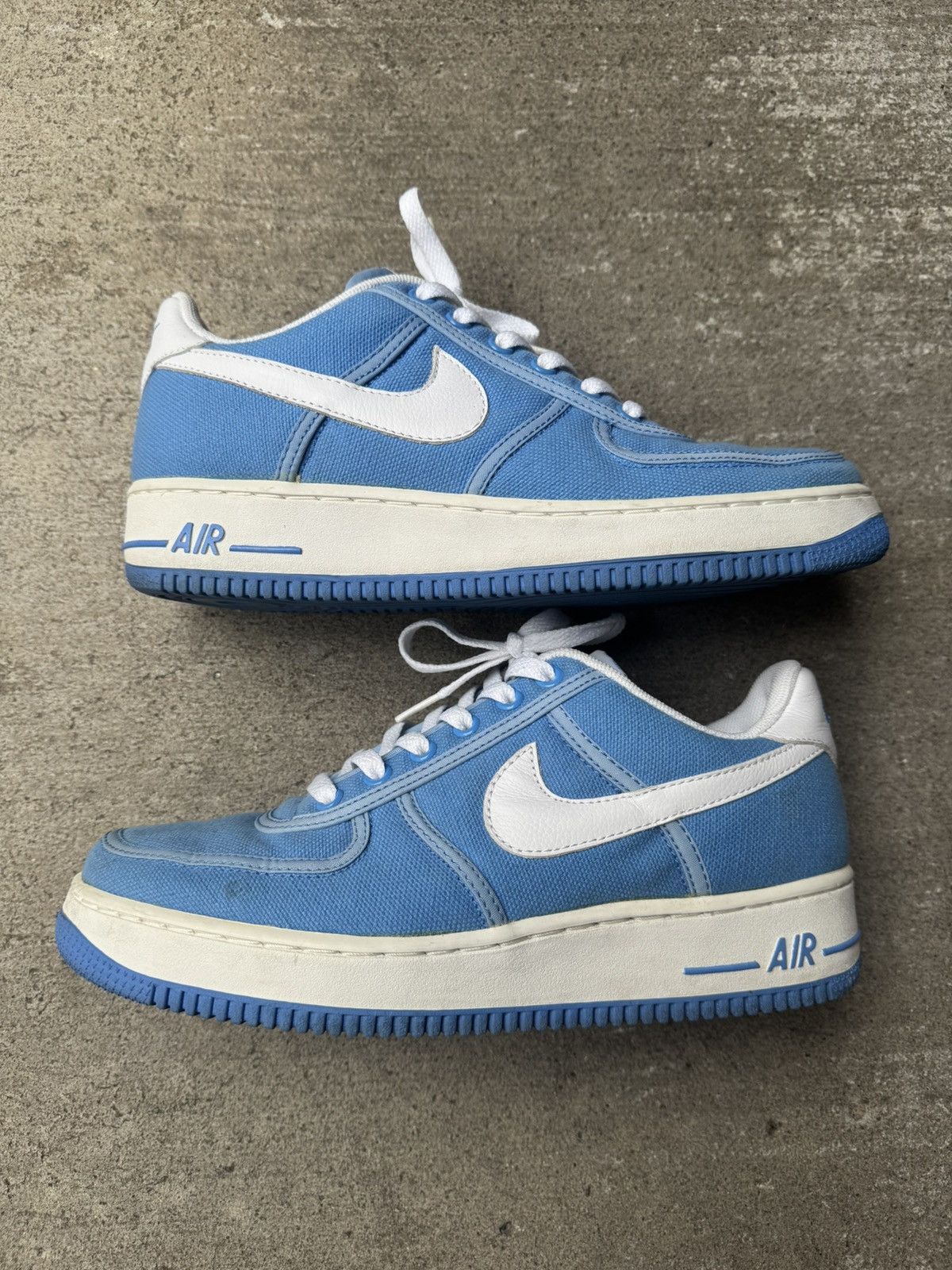 Nike 2003 NIKE AIR FORCE 1 LOW “UNIVERSITY UNC BLUE CANVAS” Size US 9 / EU 42 - 1 Thumbnail