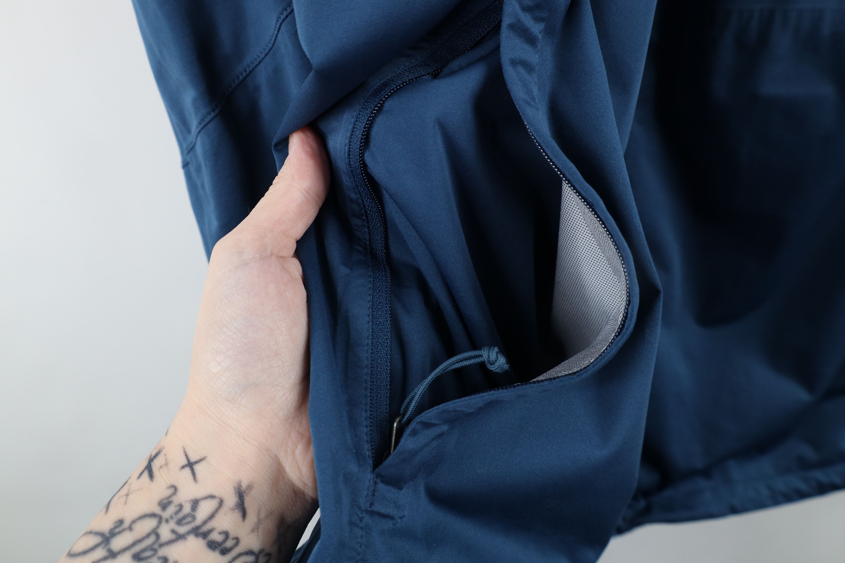 The North Face × Vintage The North Face DryVent Waterproof Hooded Rain Jacket Blue Size XXL / US 16-18 / IT 52-54 - 8 Thumbnail