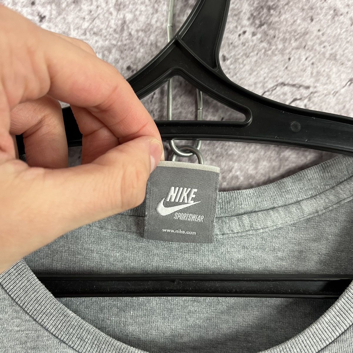 Nike Nike Vintage 2000s Track Field Tee Y2K Big Logo Grey Size L Size US L / EU 52-54 / 3 - 8 Thumbnail