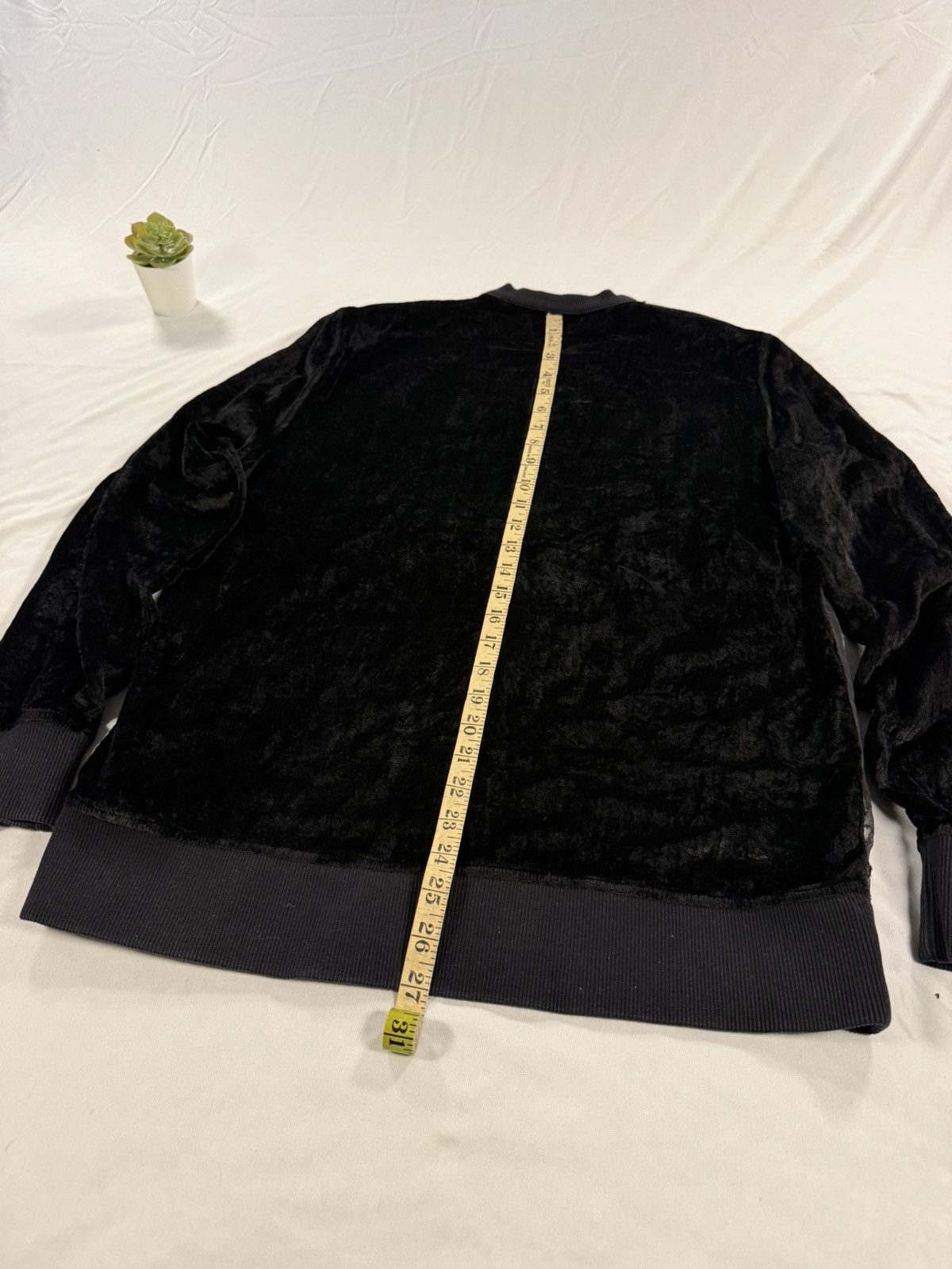 Givenchy Givenchy Black Cat Velour Sweater Size 40 /M Shoulder Zip Size US M / EU 48-50 / 2 - 8 Thumbnail
