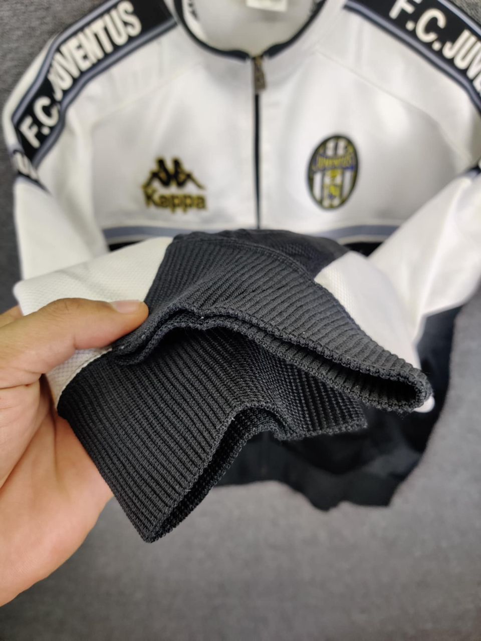 Kappa Vintage Juventus Kappa Soccer Football Sweater Jacket Size US L / EU 52-54 / 3 - 12 Thumbnail