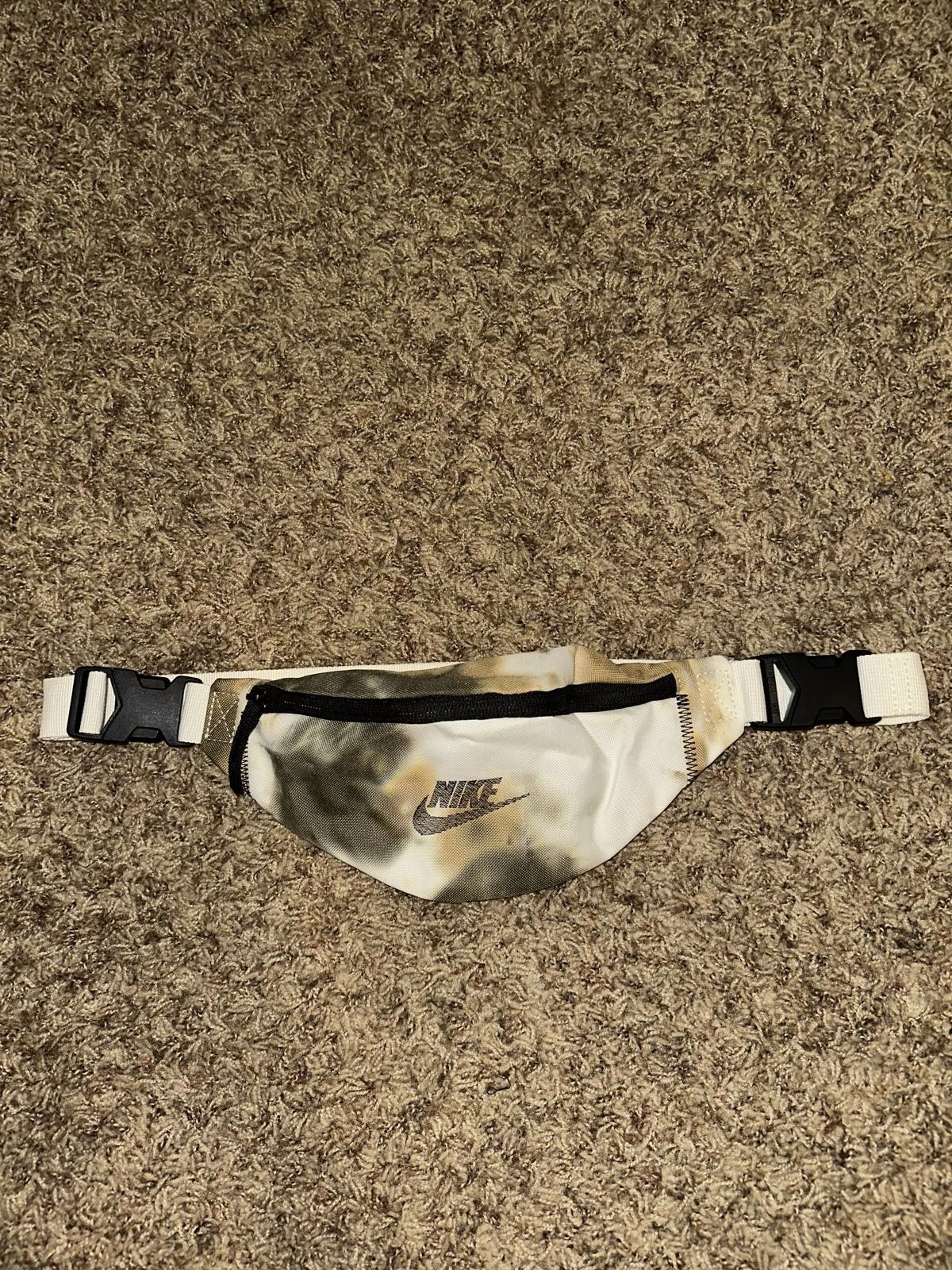 Nike Nike Adult Unisex Heritage Sail Black Earth Tone Waist Pack Sample Size ONE SIZE - 1 Thumbnail