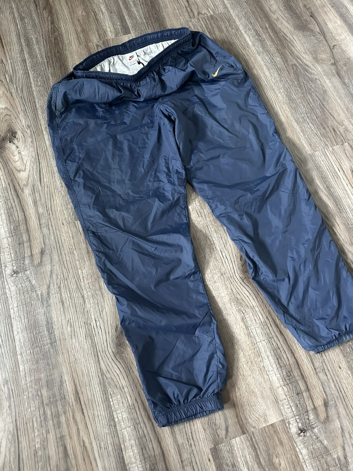 Vintage Vintage 90's Nike Baggy Nylon Trackpants Joggers Size US 36 / EU 52 - 2 Thumbnail