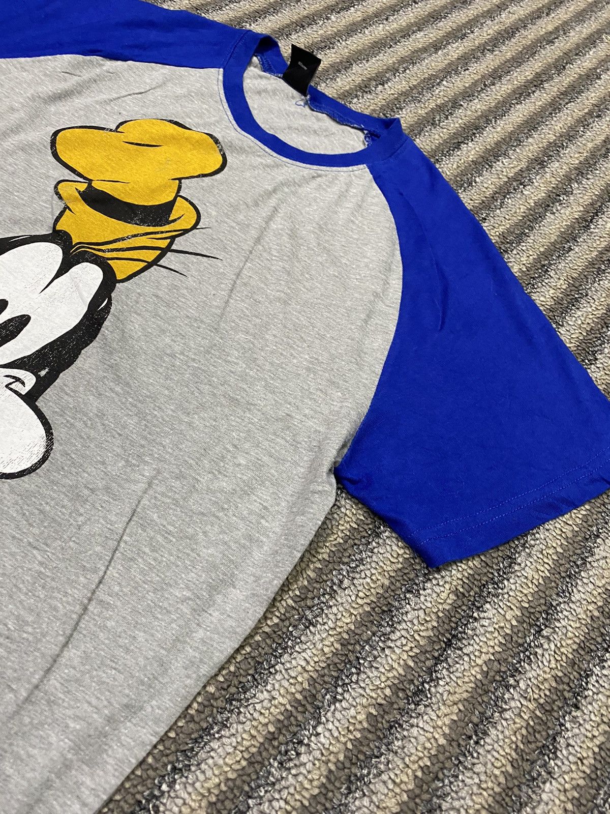 Disney Disney Goofy big print Tshirt Size US S / EU 44-46 / 1 - 8 Thumbnail