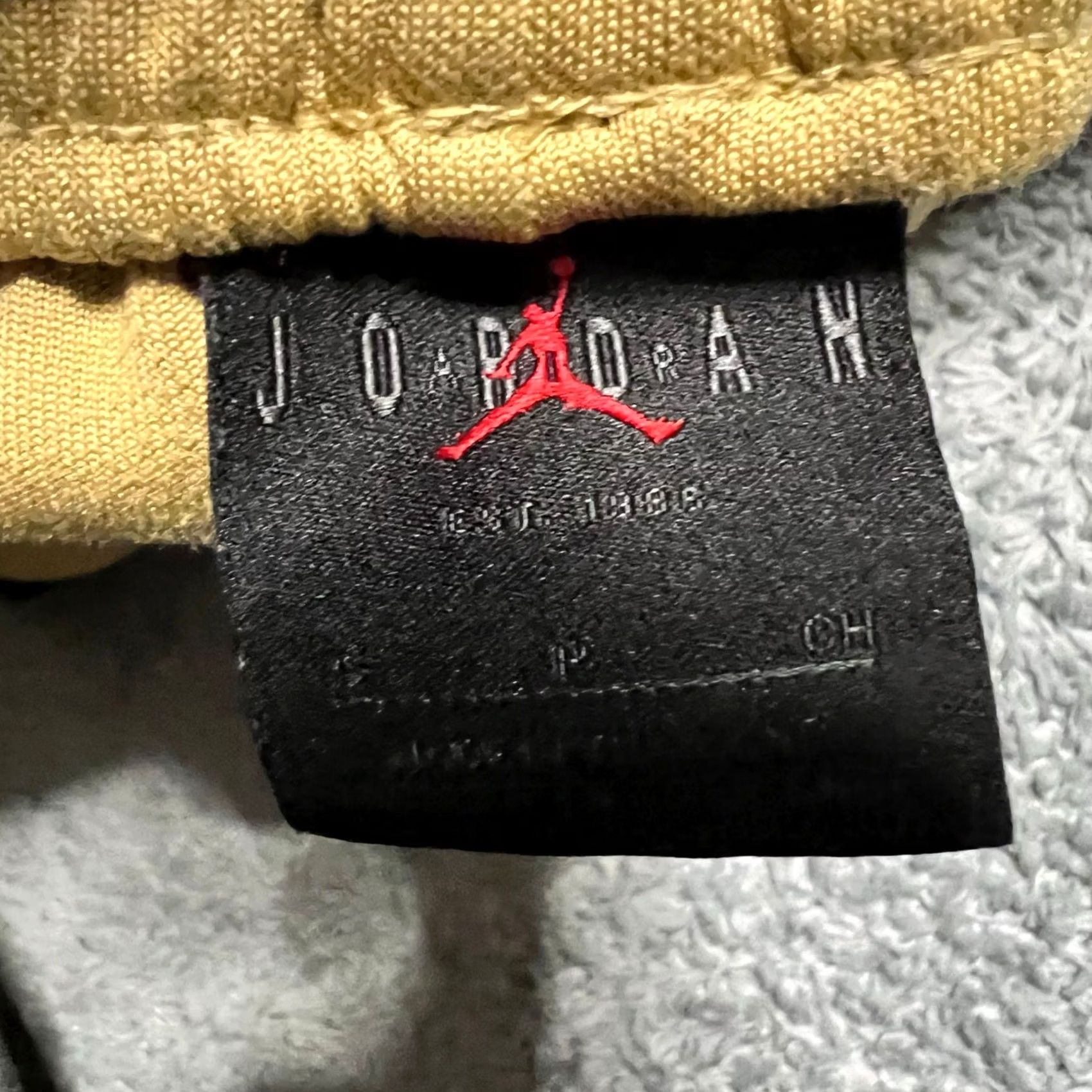 Jordan Brand Jordan Jumpman Tricot Wave Shorts Mens Small Black Gold Colorblock Zip Pockets Size US 29 - 4 Thumbnail