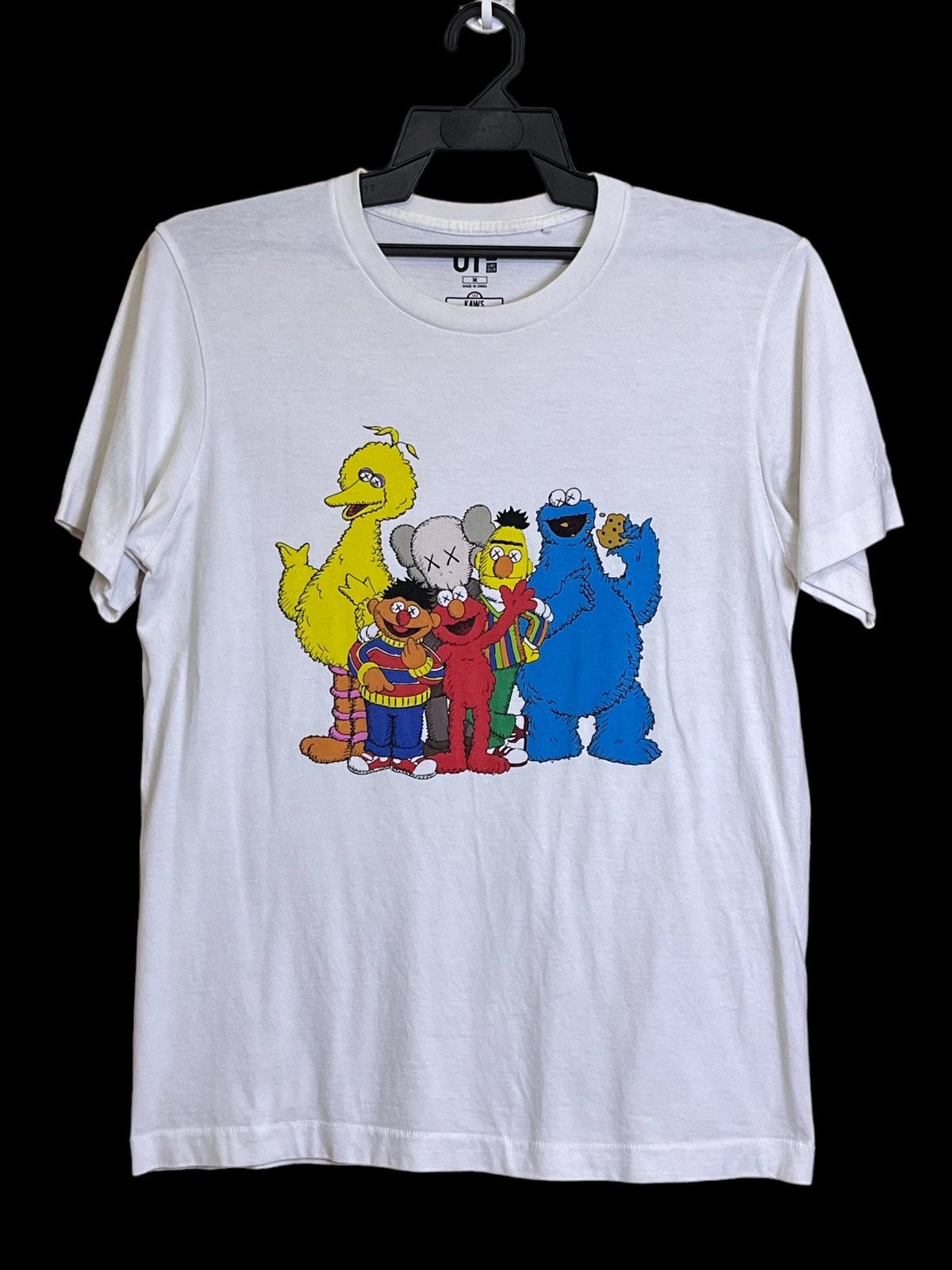 Kaws × Uniqlo ARCHIVE UNIQLO x KAWS x SESAME STREET COLLABORATION T SHIRT Size US M / EU 48-50 / 2 - 1 Thumbnail