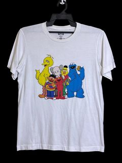 FS] Pair of KAWS x Uniqlo t-shirts Sz L {$50 each, pair for $90} : r/kaws