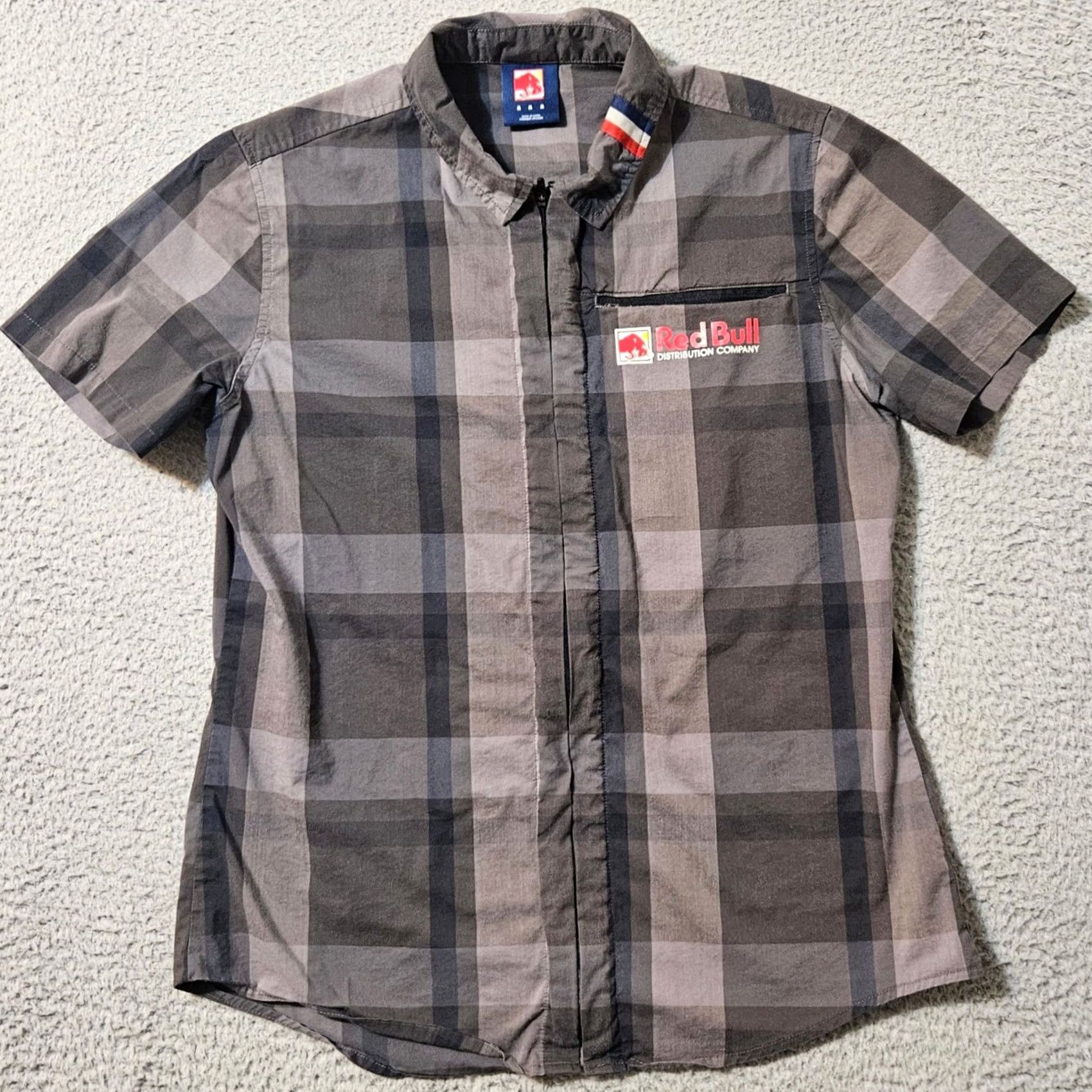Vintage Red Bull Shirt Medium Men Black Plaid Short Sleeve Zip Up Workwear Shirt Size US M / EU 48-50 / 2 - 3 Thumbnail