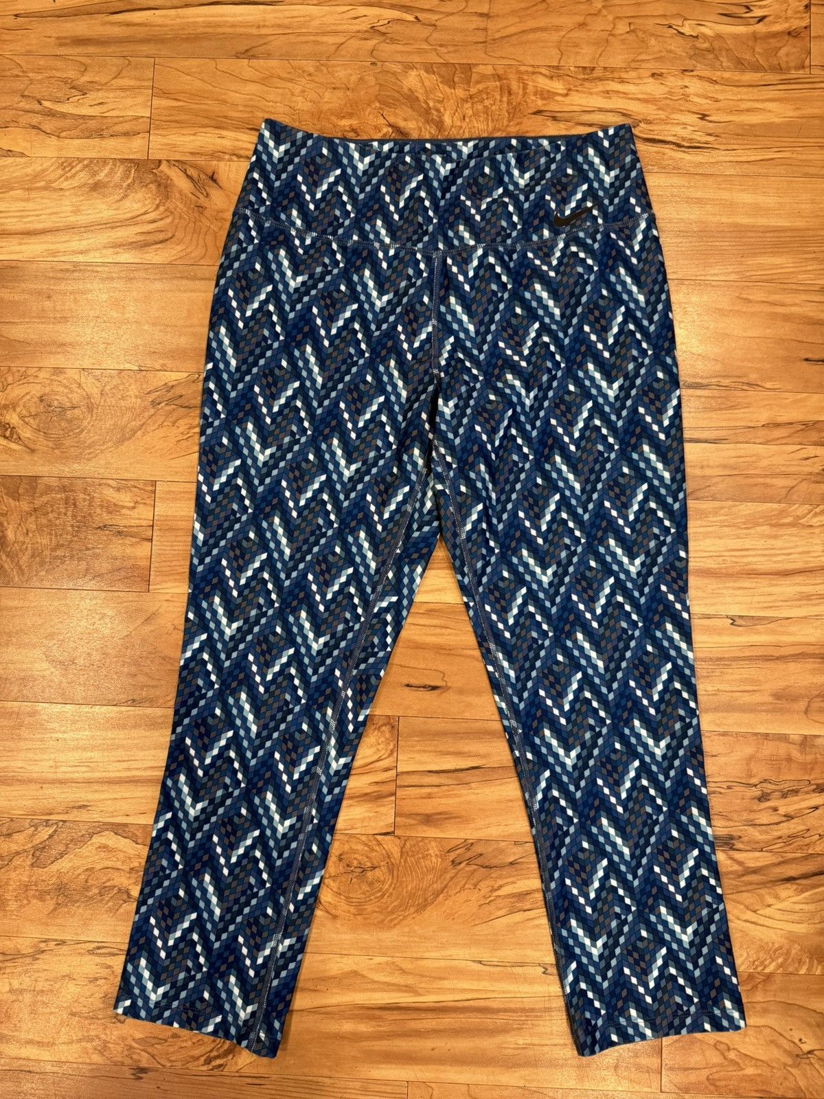 Nike NIKE Dri-FIT Legend Pants Chevron Pattern Size Medium Size 30" / US 8 / IT 44 - 1 Thumbnail