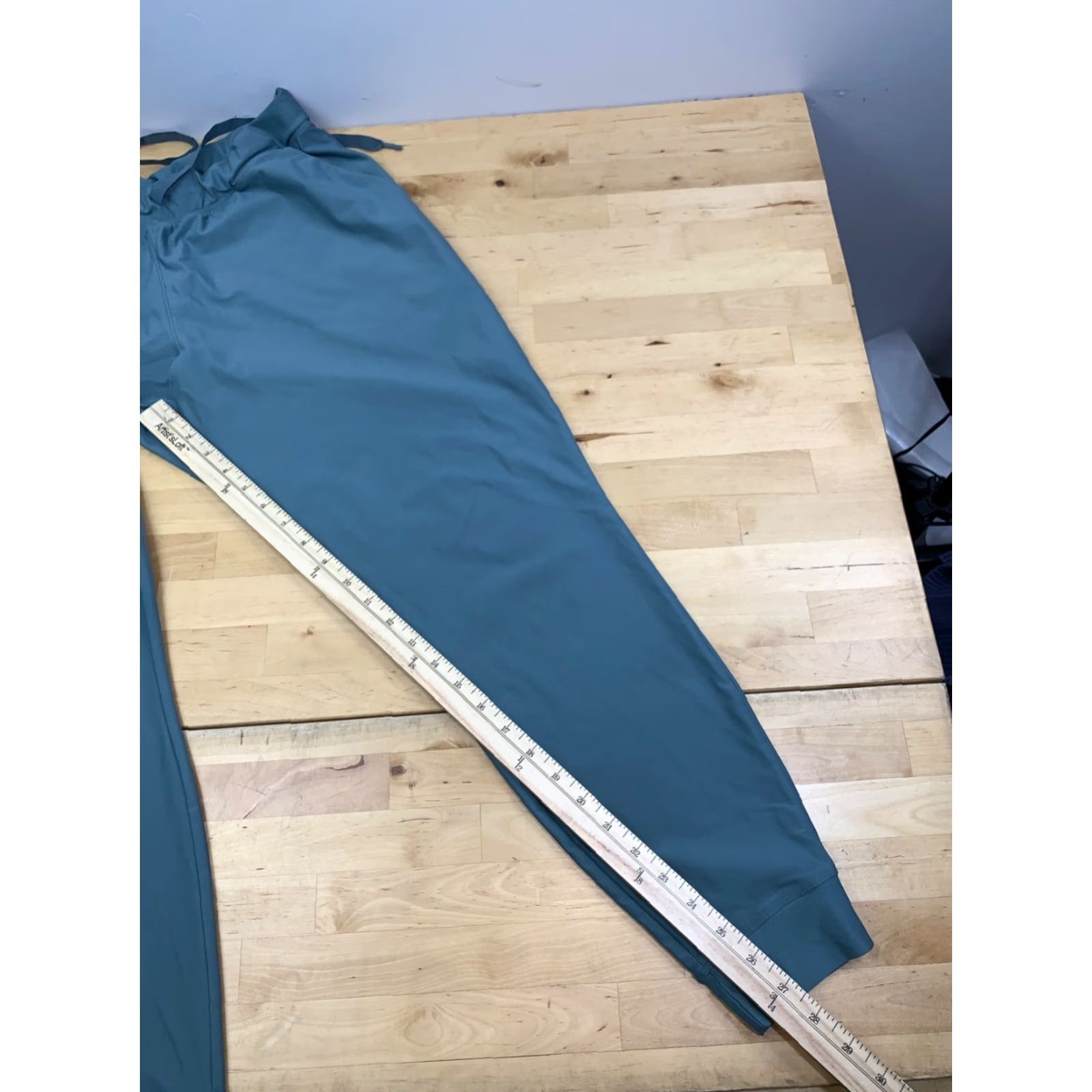 Under Armour Under armour Track Pants Women L Green Tapered Drawstring Activewear Size 36" / US 14 / IT 50 - 7 Thumbnail