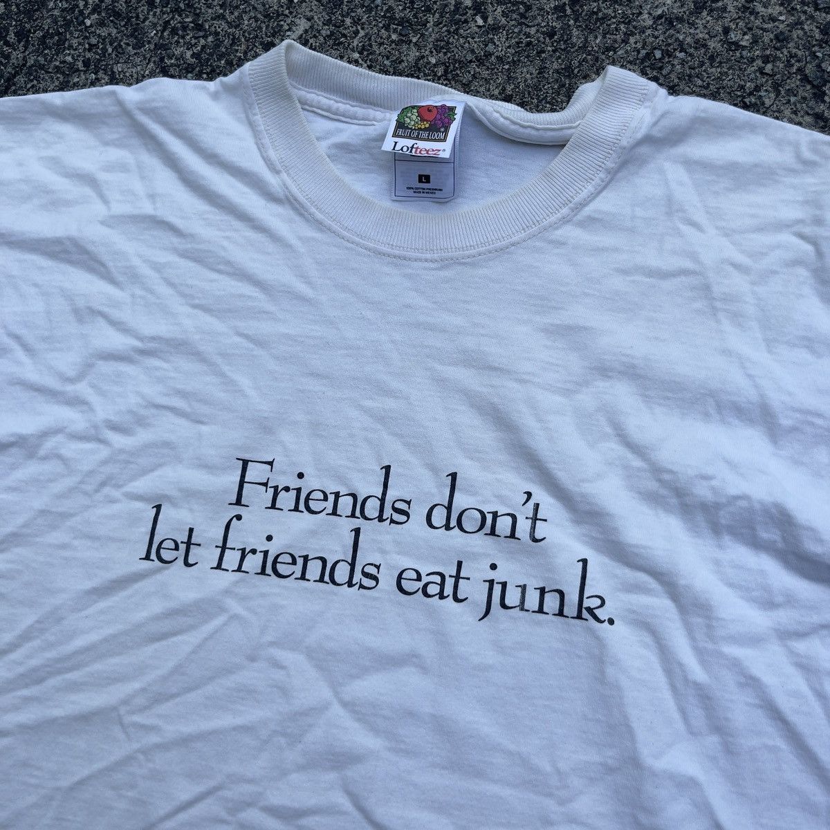 Fruit Of The Loom × Vintage Vintage FRIENDS DONT LET FRIENDS EAT JUNK Shirt Size US L / EU 52-54 / 3 - 2 Thumbnail