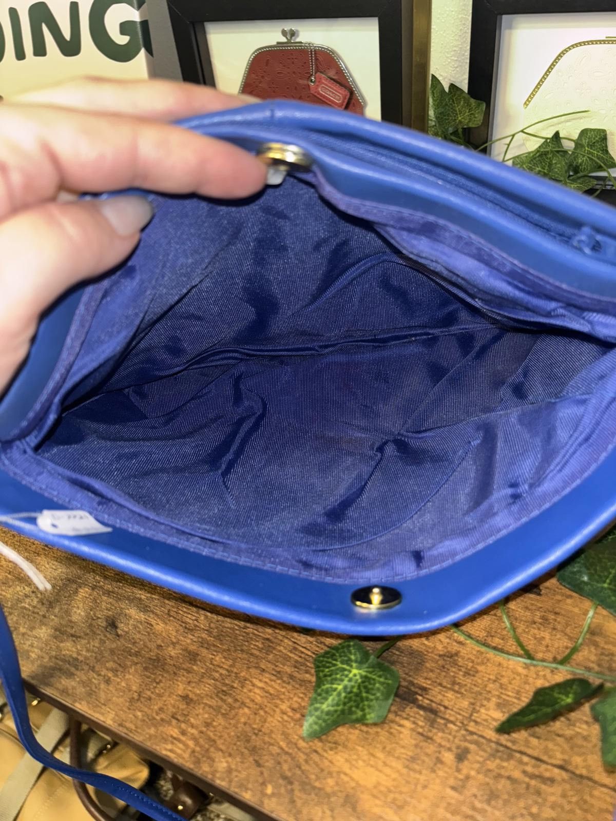 Designer Chic Blue Leather Crossbody Bag Size ONE SIZE - 8 Thumbnail