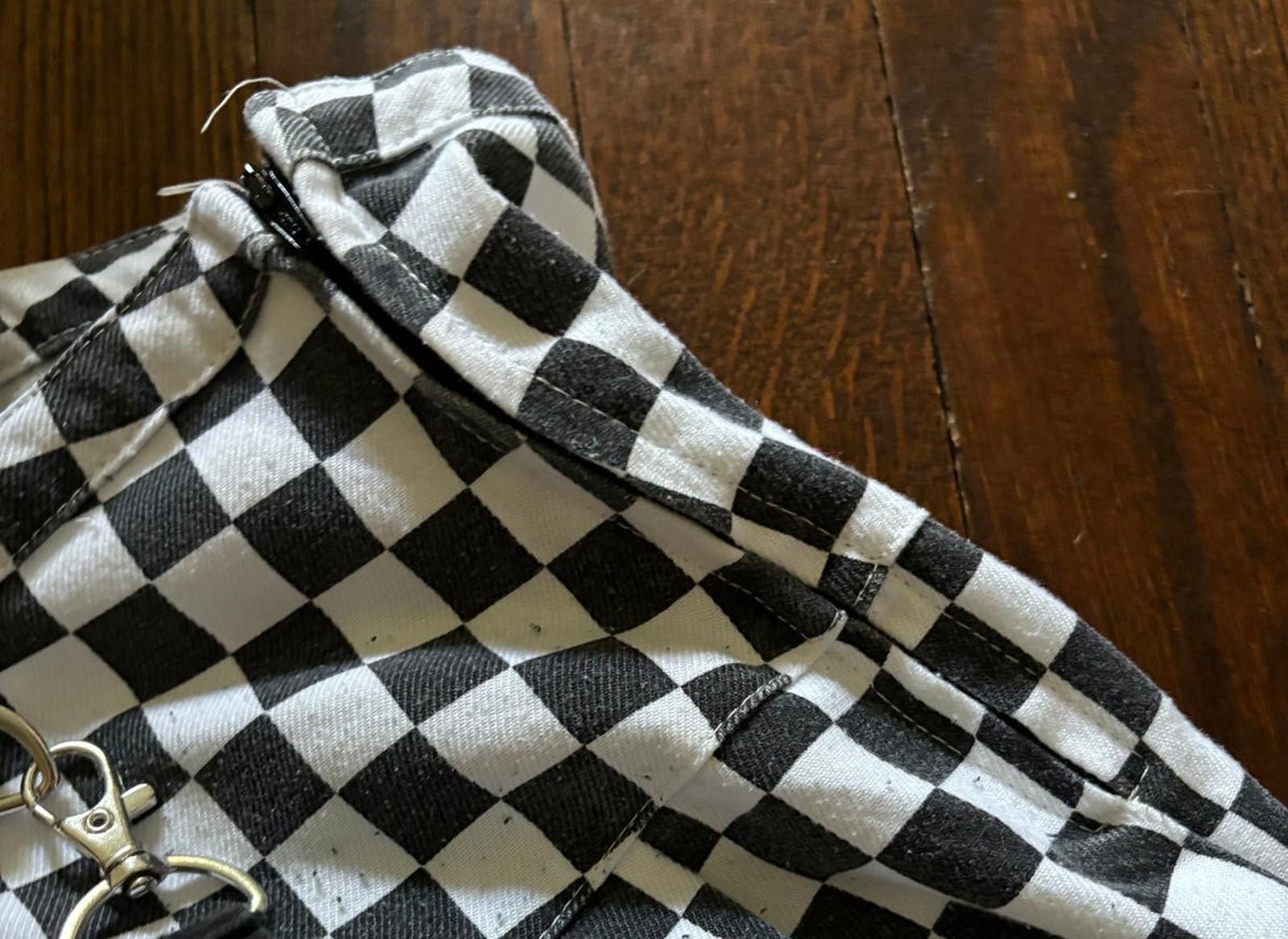 Hot Topic Hottopic Black & White Checkered Skirt with Suspenders - LG Size 36" / US 14 / IT 50 - 2 Thumbnail