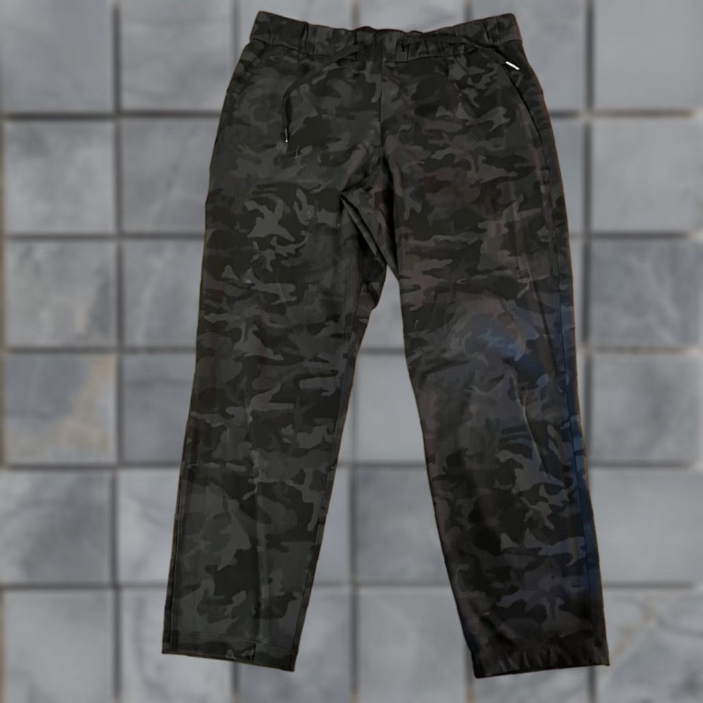 Lululemon Lululemon Keep Moving 7/8 Pants Womens 10 Hi Rise Camo Black Gray Size 32" / US 10 / IT 46 - 1 Thumbnail