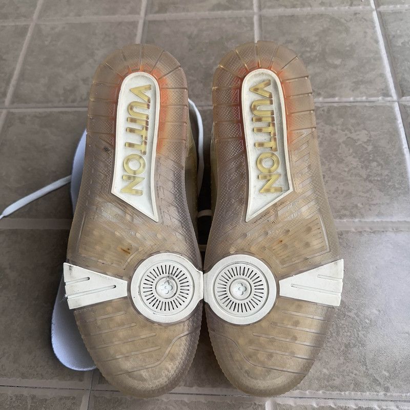 Louis Vuitton Louis Vuitton Trainer Transparent Logo Fashion Sneakers - Size US 8.5 / EU 41-42 - 7 Thumbnail