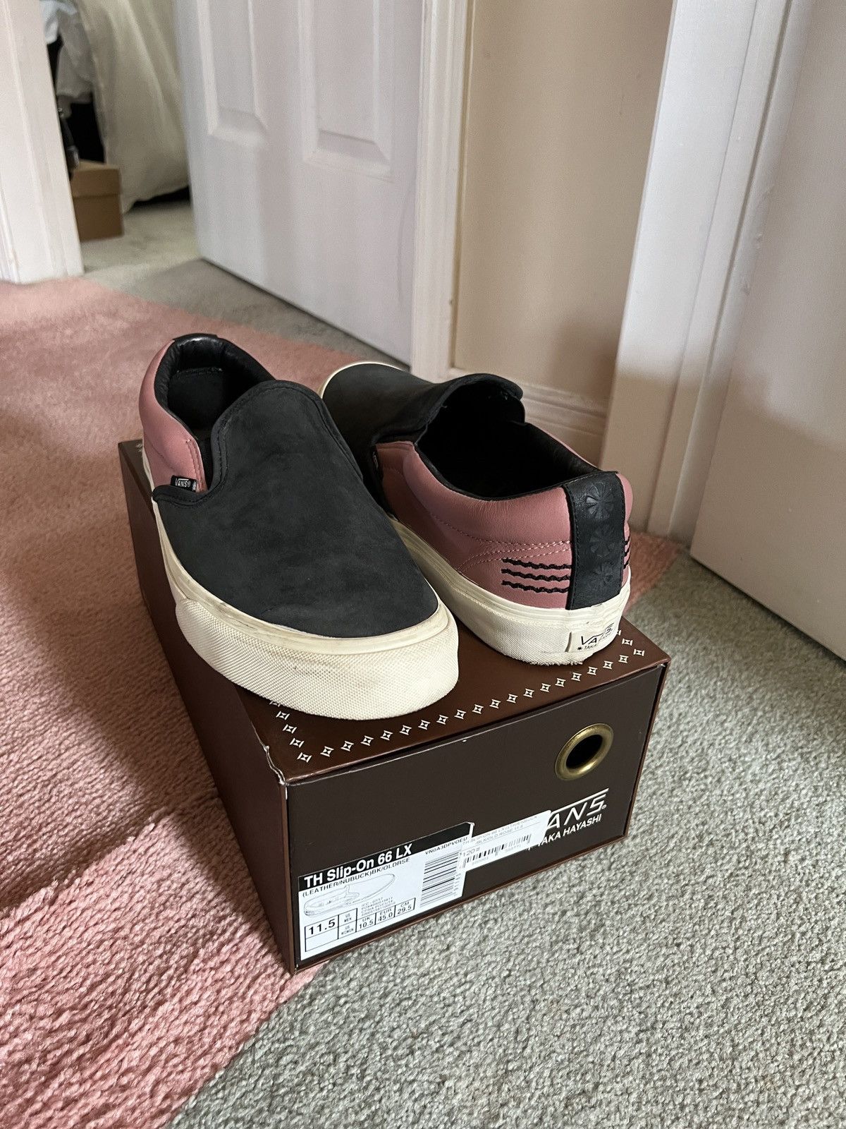 Vans slip 2024 on 66 lx