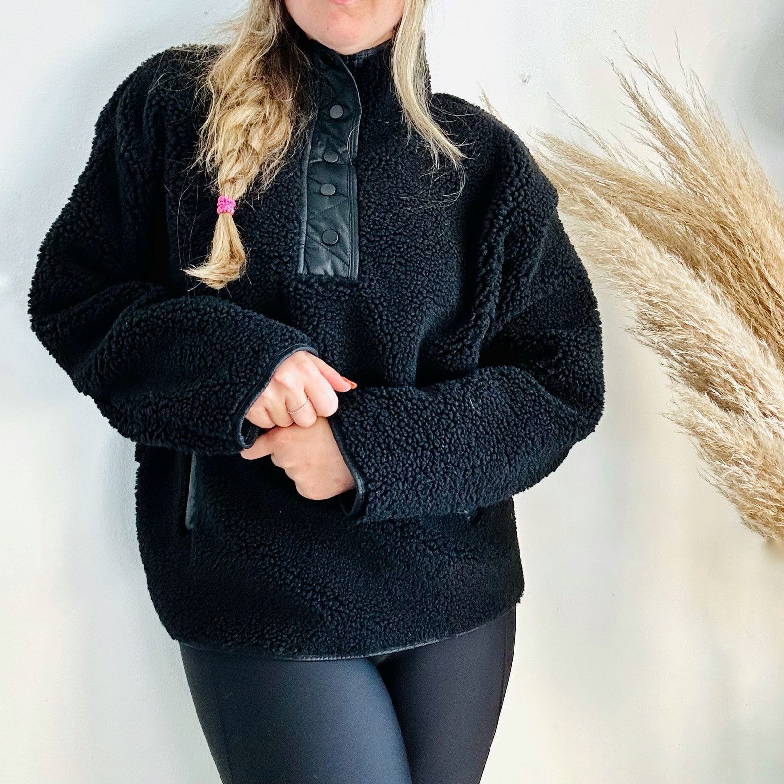 Athleta NEW ATHLETA Black Sherpa Teddy Coat Button Jacket Sweater Size L / US 10 / IT 46 - 12 Thumbnail