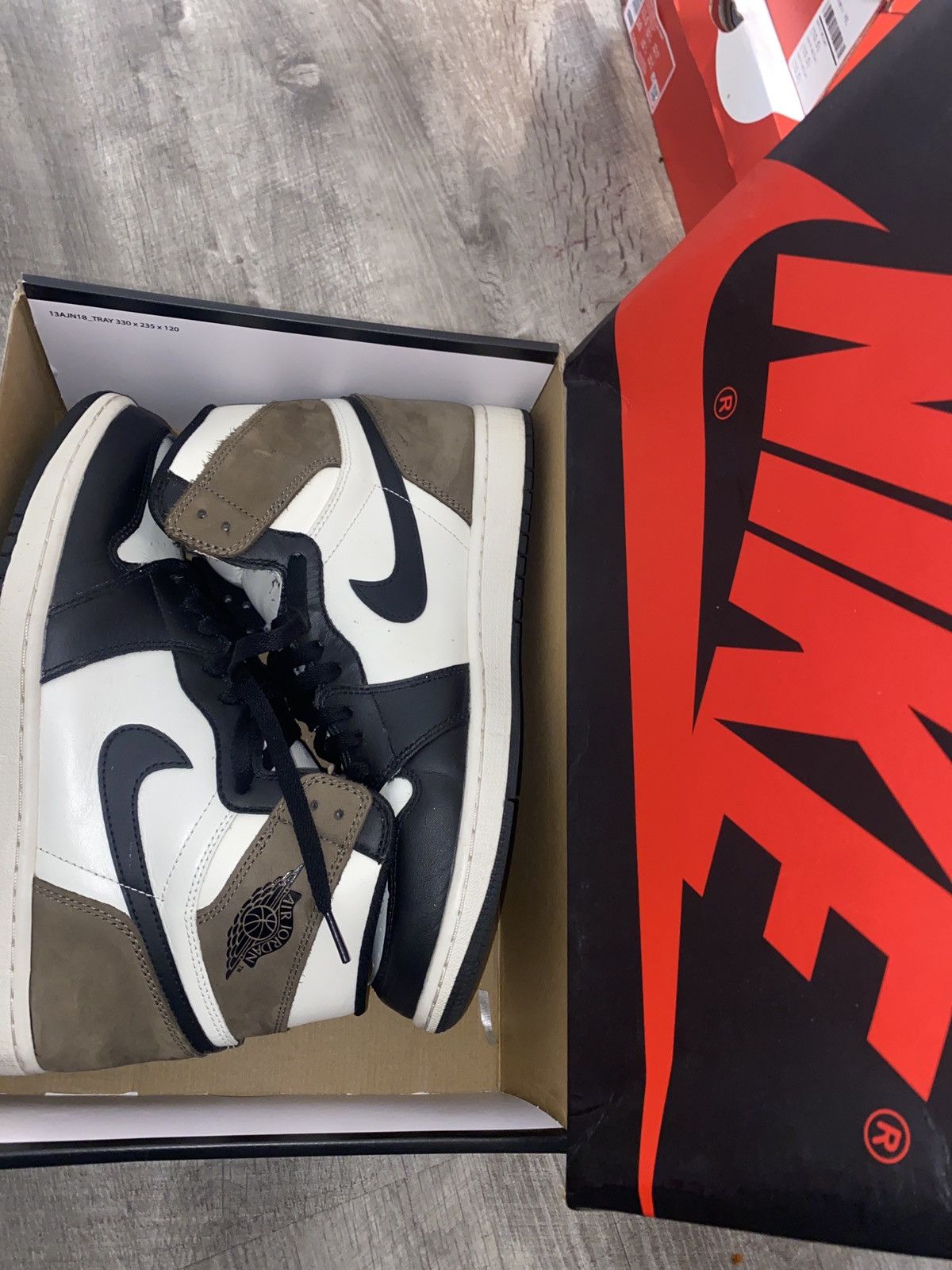 Jordan Brand Jordan 1 retro high dark mocha size 10.5 Size US 10.5 / EU 43-44 - 1 Thumbnail