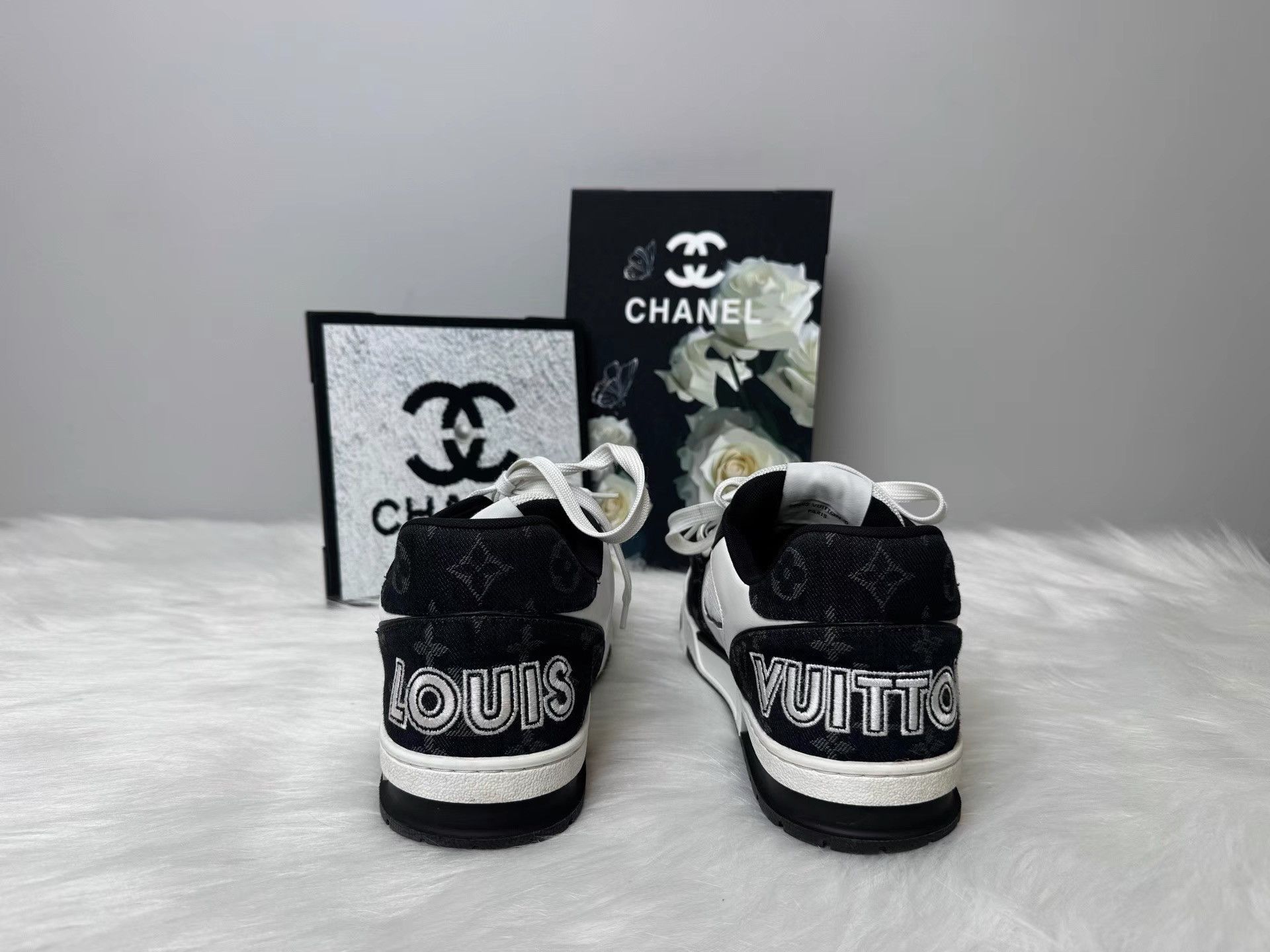 Louis Vuitton Louis Vuitton Trainer Black White Panda Velcro Sneaker K36 Size US 9 / EU 42 - 3 Thumbnail