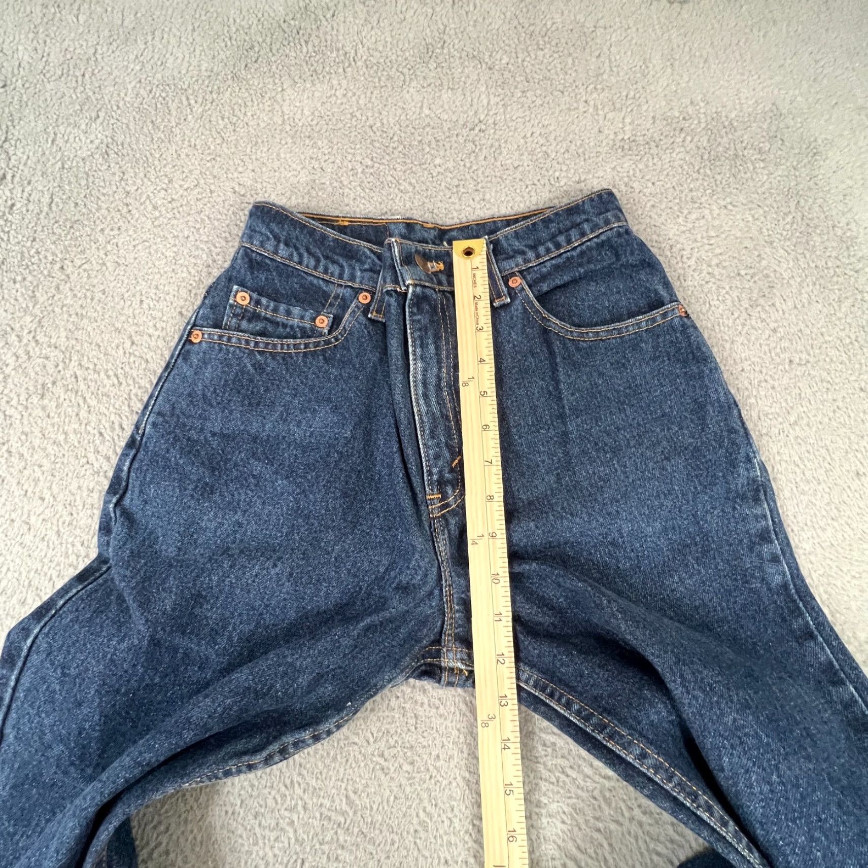Levi's VINTAGE Levi's Women's 551 Mom Jeans Relaxed Fit Tapered Leg 1990s Blue Denim Size 6 Size 28" / US 6 / IT 42 - 6 Thumbnail