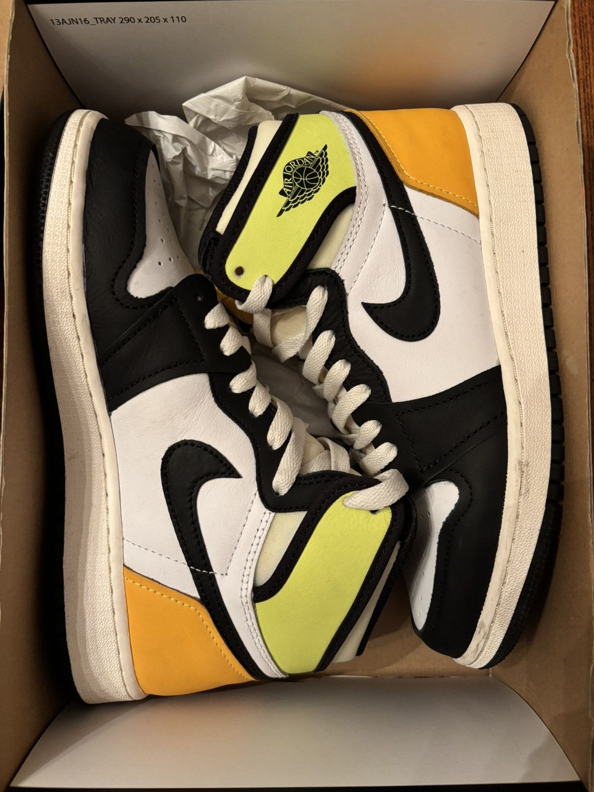 Jordan Brand Air Jordan 1 Retro High OG GS 'Volt Gold' Size US 6 / EU 39 - 8 Thumbnail