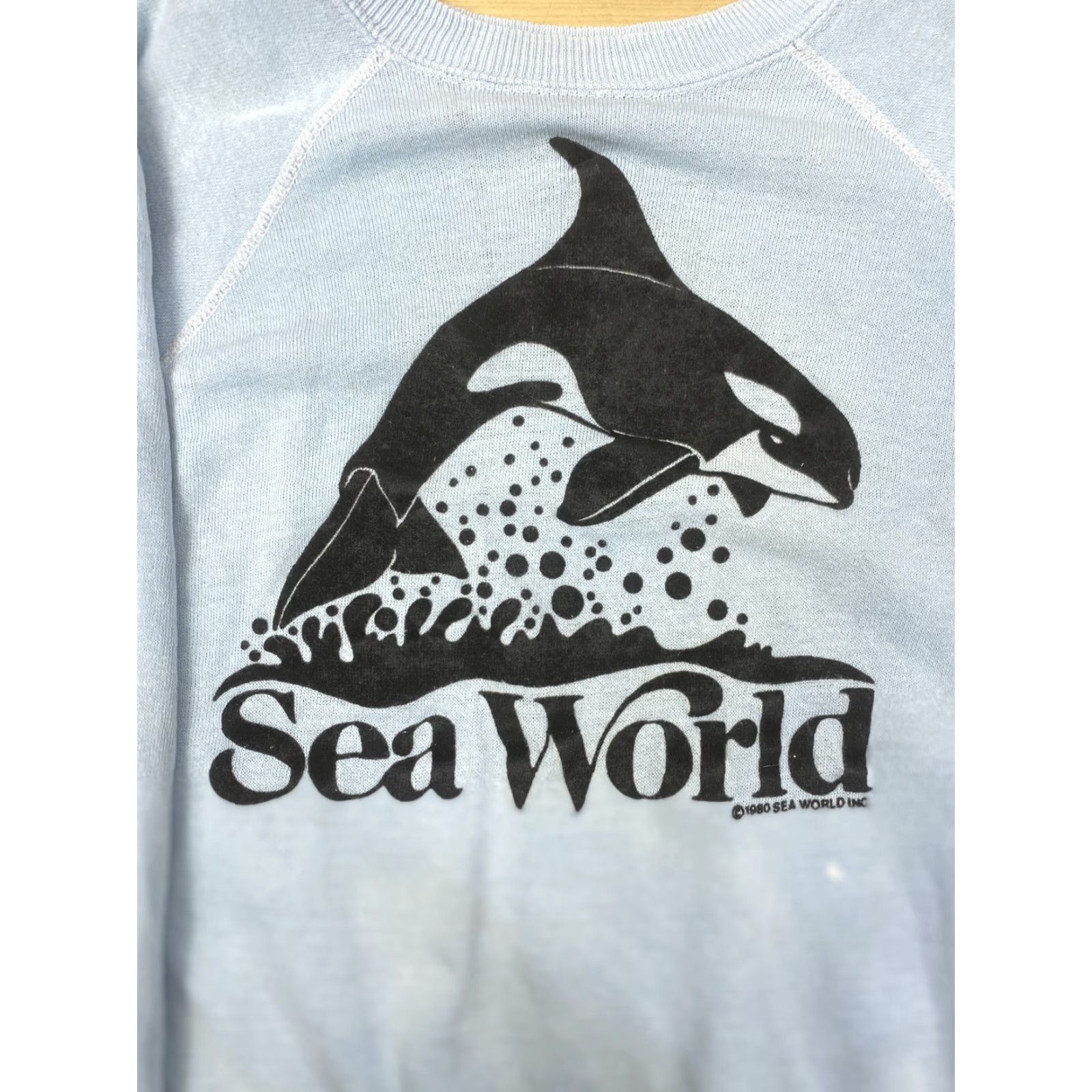 Vintage VINTAGE Seaworld Pullover Sweater Adult Small Blue Shamu Casual 80s Sweater Mens Size US S / EU 44-46 / 1 - 3 Thumbnail