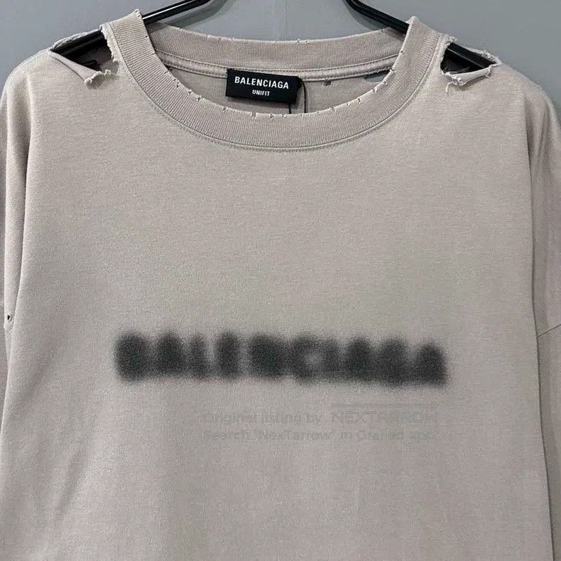 Balenciaga Balenciaga Distressed fuzzy logo short-sleeve Size US S / EU 44-46 / 1 - 2 Thumbnail