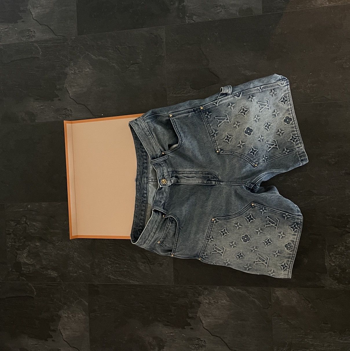 Louis vuitton carpenter shorts｜TikTok Search