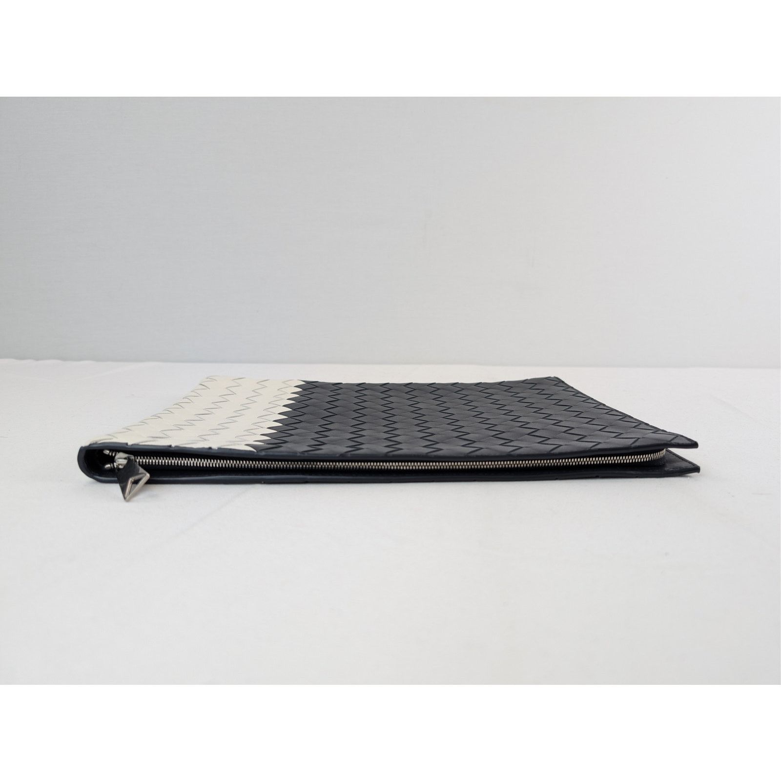 Bottega Veneta o1rshd1 Size: OS / Case Avenue Intreccio 15 BI/Avenue Wallet Size ONE SIZE - 3 Thumbnail