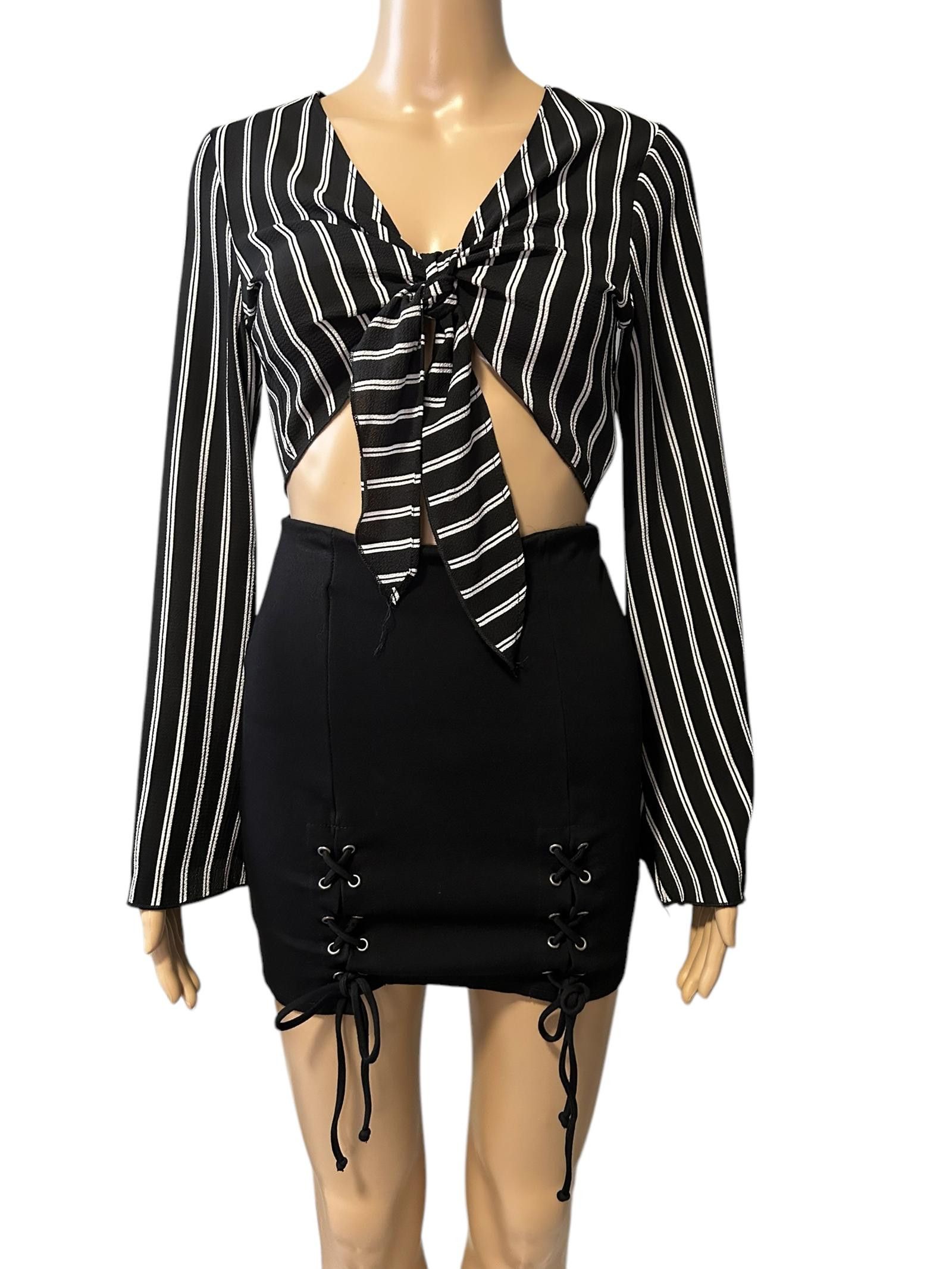 Designer Trendy Black & White Striped Crop Top with Tie Front Size M / US 6-8 / IT 42-44 - 2 Thumbnail