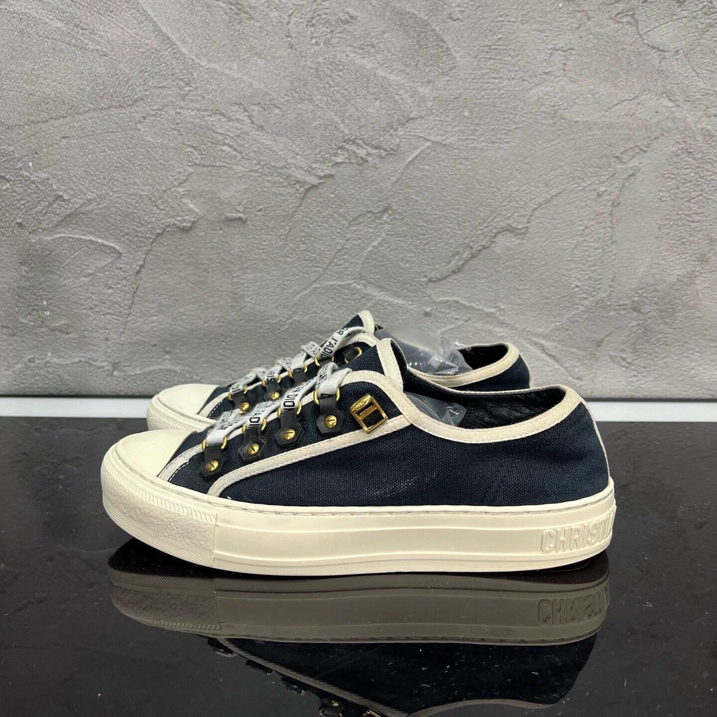 Dior DIOR slogan laced sneaker 98 new 37 Size US 6 / IT 36 - 4 Thumbnail