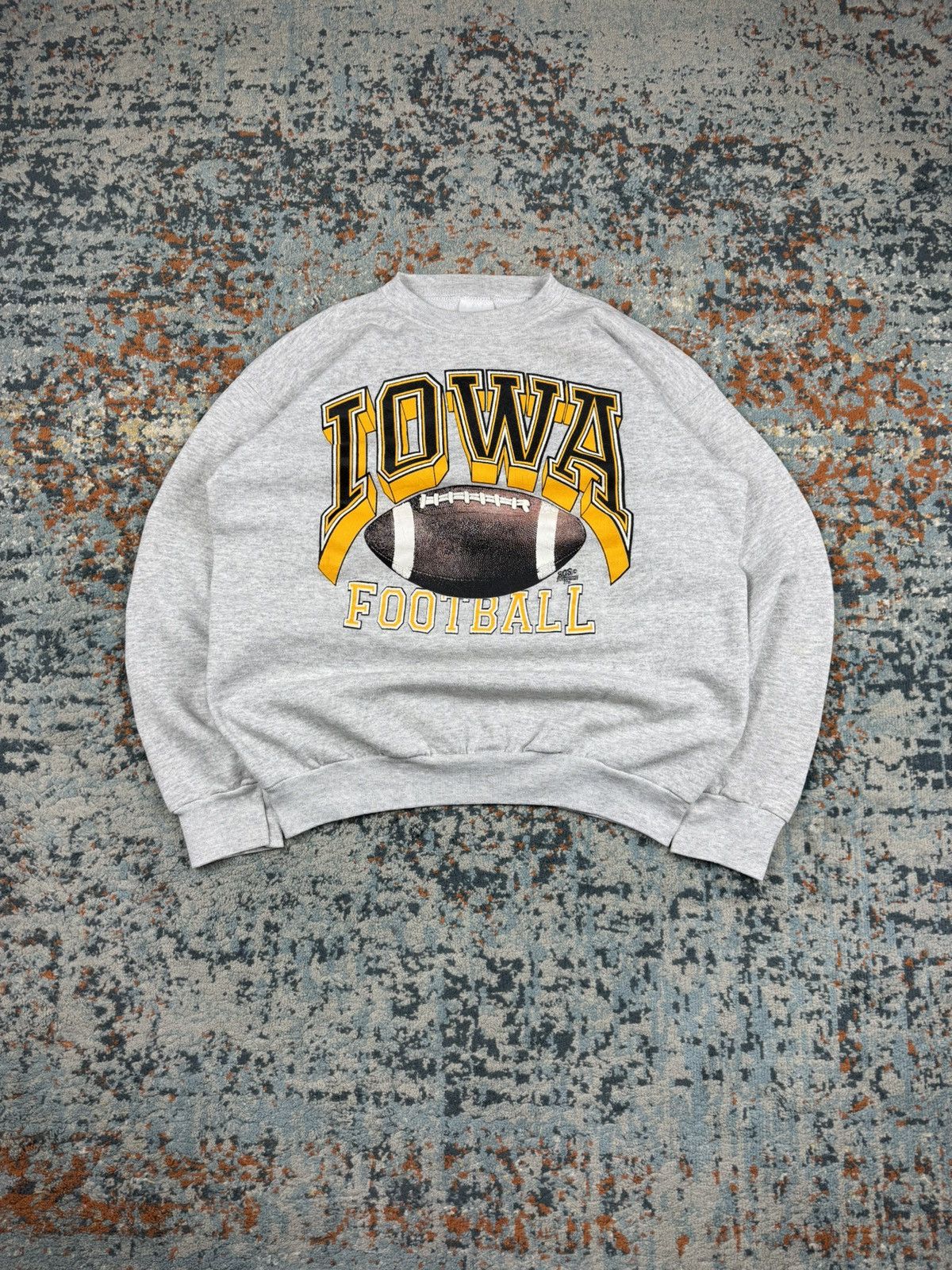 Vintage Vintage 90s Iowa football made in USA graphic sweatshirt Size US XL / EU 56 / 4 - 1 Thumbnail