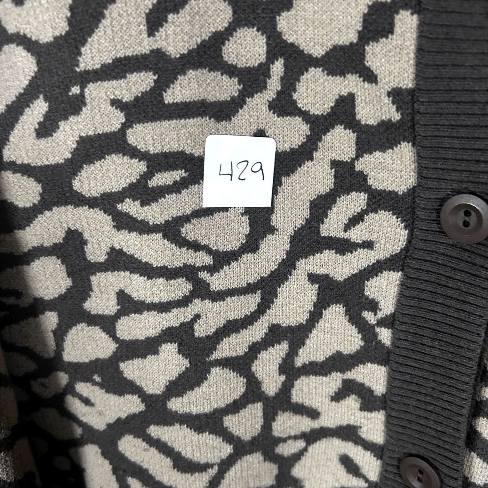 Jordan Brand Jordan Brand Women Cardigan Sweater Brown Elephant Print Loose Fit M Long Sleeve Round Neck Size M / US 6-8 / IT 42-44 - 8 Thumbnail