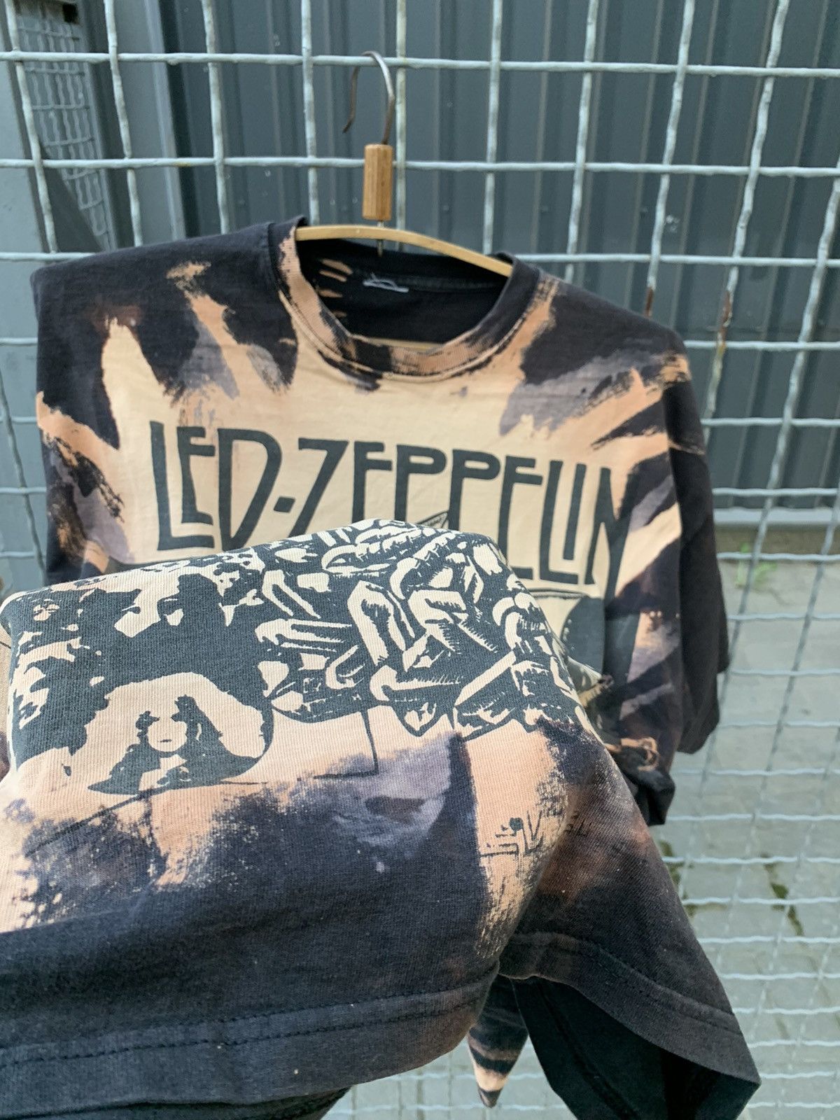 Band Tees Vintage Thrashed Led Zeppelin All Over Print Shirt Size US XL / EU 56 / 4 - 10 Thumbnail