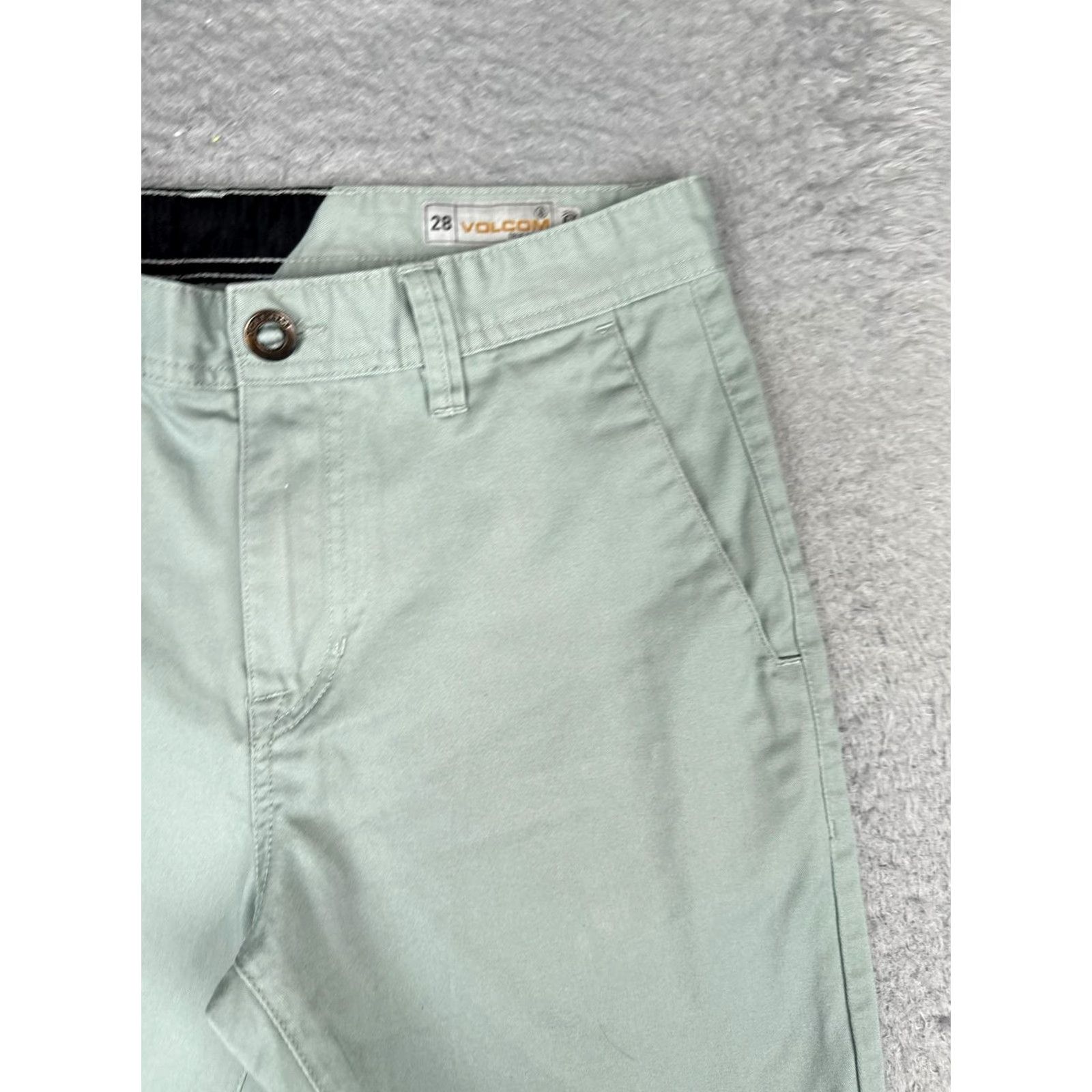 Volcom Volcom Shorts Mens 28 Green Canvas Chino Flat Front 8 Inseam Casual Summer Wear Size US 28 / EU 44 - 5 Thumbnail