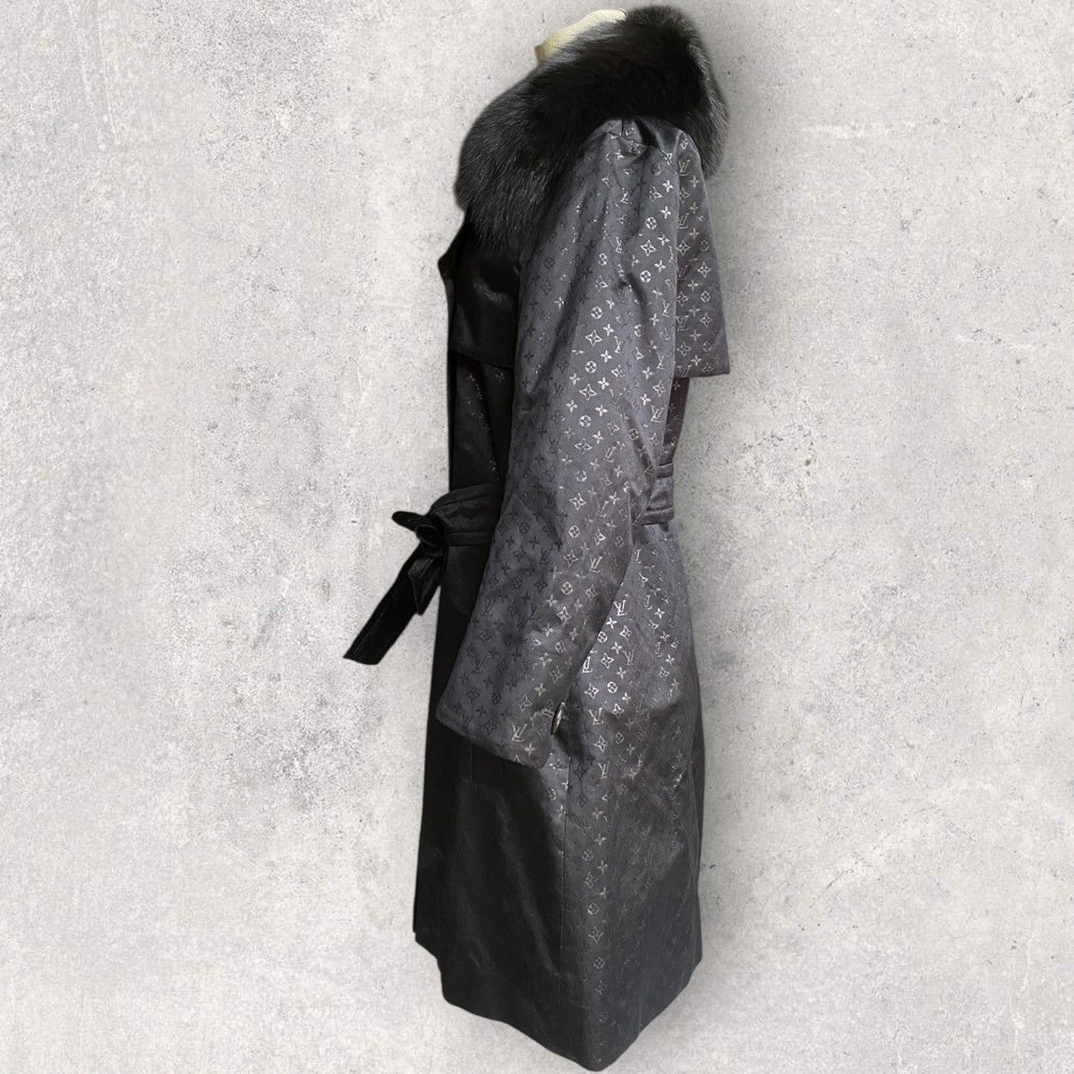 Louis Vuitton × Marc Jacobs SS12 Silk Monogram Coat With Detachable Fox Fur Collar Size S / US 4 / IT 40 - 6 Thumbnail