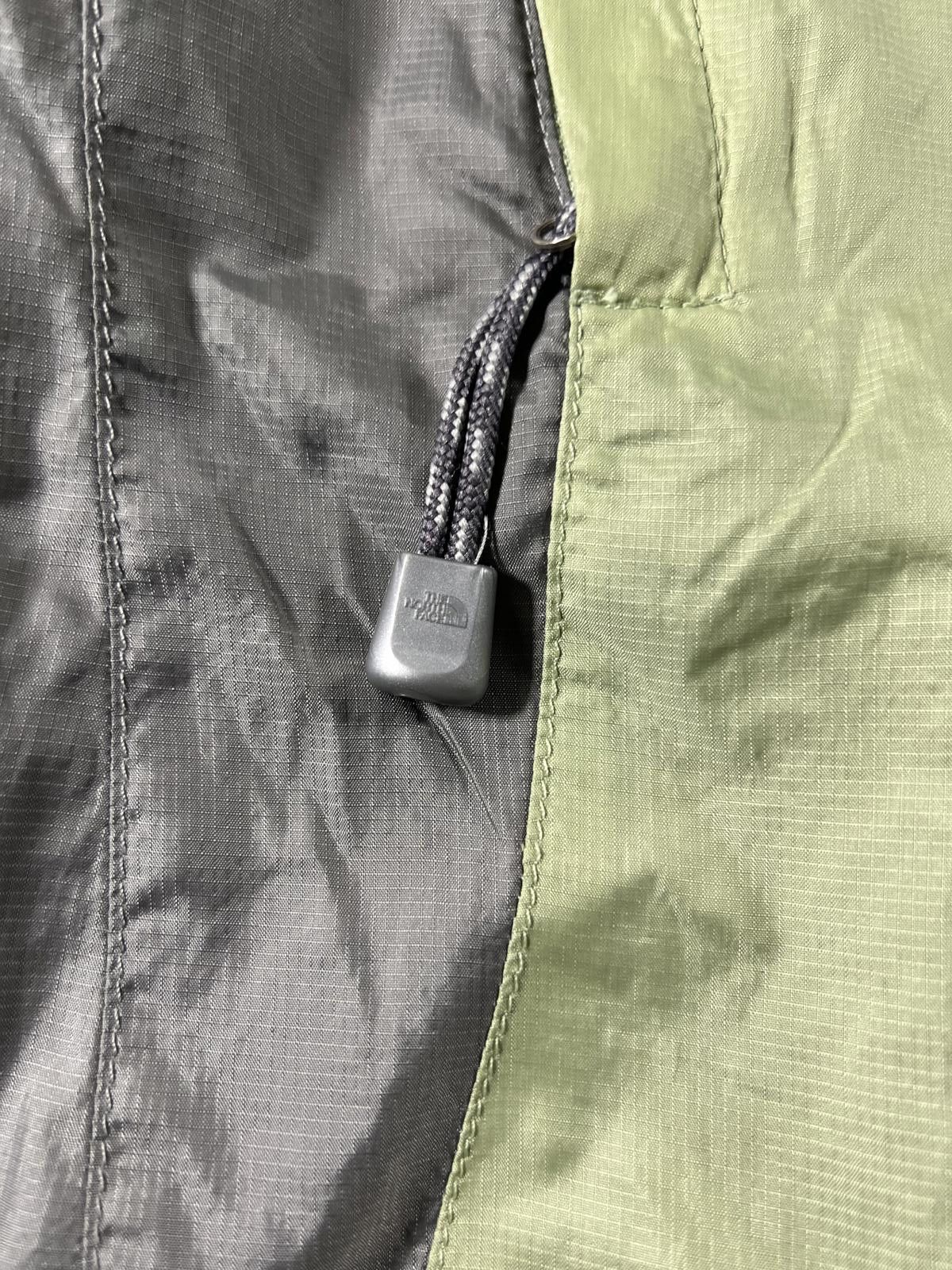 The North Face The North Face Women's Lightweight Nylon Jacket Size L Size L / US 10 / IT 46 - 7 Thumbnail