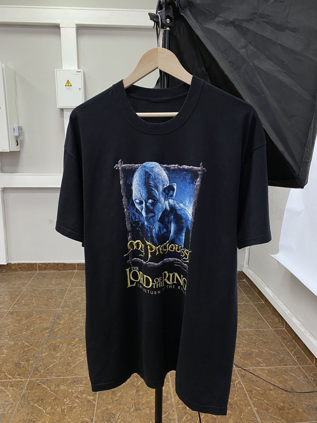 Gildan 🇺🇸 VTG 2003 Gollum The Lords of The Rings Return of The King Size US XL / EU 56 / 4 - 1 Thumbnail