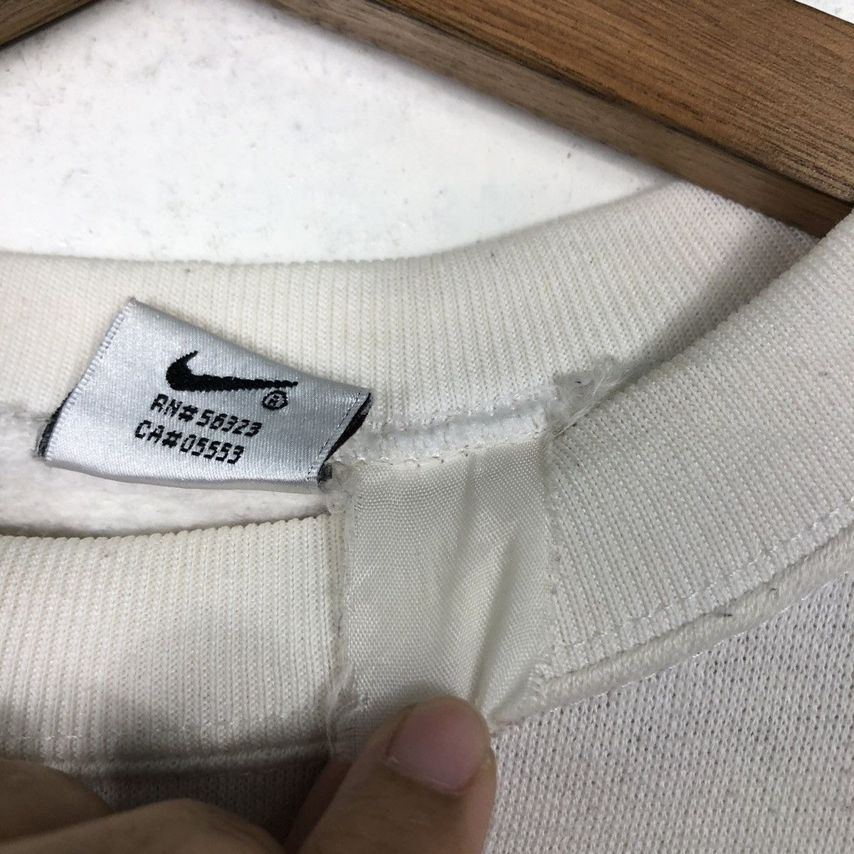 Nike 📌Vintage Nike Big Swoosh Logo Sweatshirt Crewneck Size US S / EU 44-46 / 1 - 15 Thumbnail