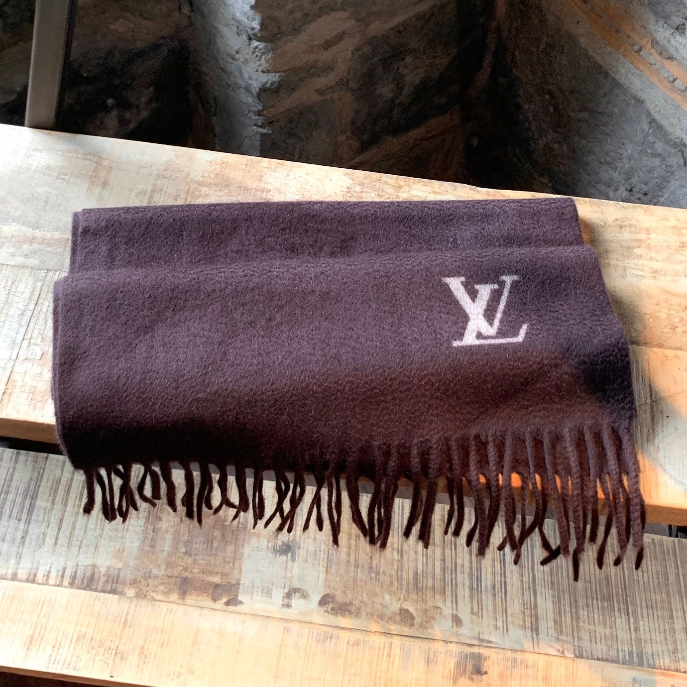 Louis Vuitton Louis Vuitton Brown Cashmere Logo Fringed Scarf Size ONE SIZE - 4 Thumbnail