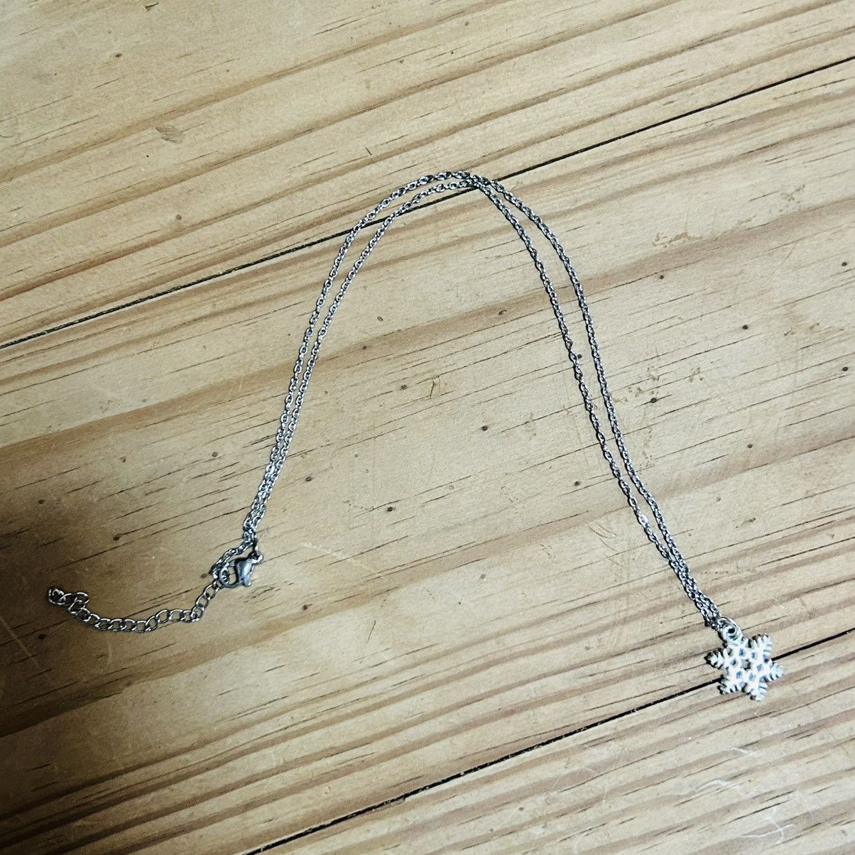 Handmade Handcrafted salvaged vintage silver snowflake necklace Size ONE SIZE - 6 Thumbnail
