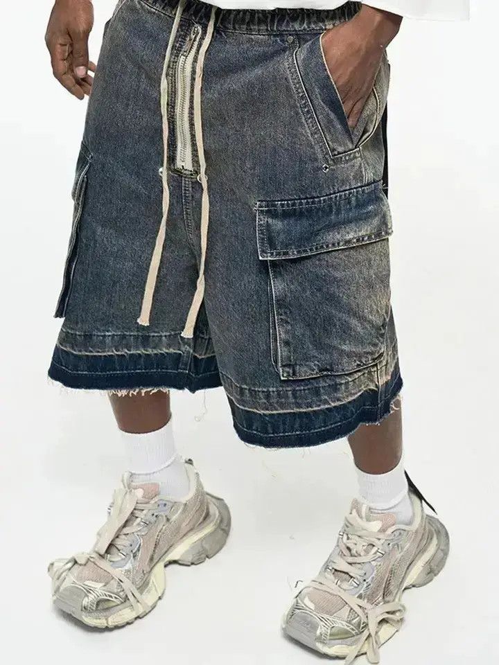 Japanese Brand Zipper Pocket Washed Blue Distressed Shorts Size US 32 / EU 48 - 2 Thumbnail