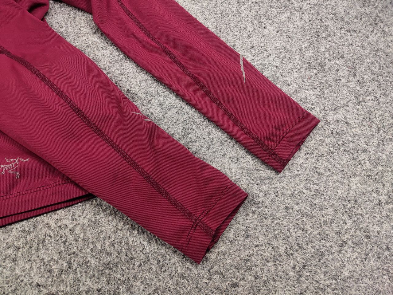 Arc'teryx Vintage Arc'teryx Top LS Women's long sleeve Burgundy Shirts Size S / US 4 / IT 40 - 13 Thumbnail