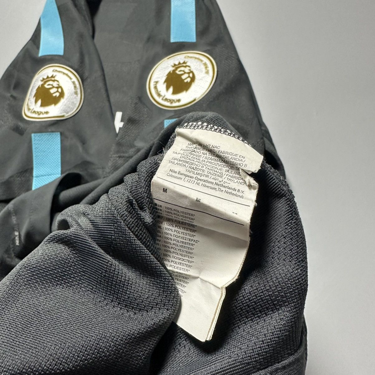 Vintage CHELSEA NIKE 2017/2018 FOOTBALL THIRD JERSEY #10 EDEN HAZARD Size US M / EU 48-50 / 2 - 13 Thumbnail