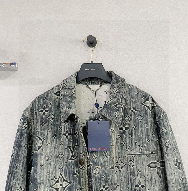 Louis Vuitton Louis Vuitton Fall collection makes old denim jacket Size US M / EU 48-50 / 2 - 3 Thumbnail