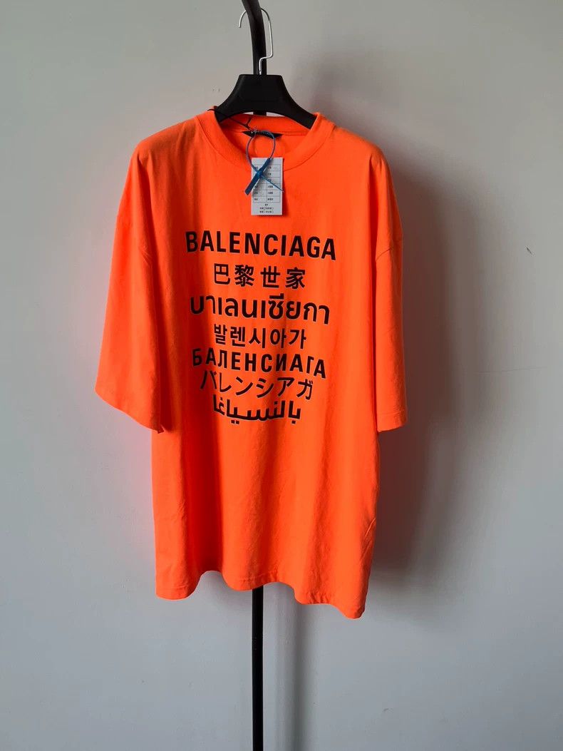 Balenciaga Balenciaga Seven Language Print Short Sleeve T-Shirt - dmc Size US XS / EU 42 / 0 - 1 Thumbnail