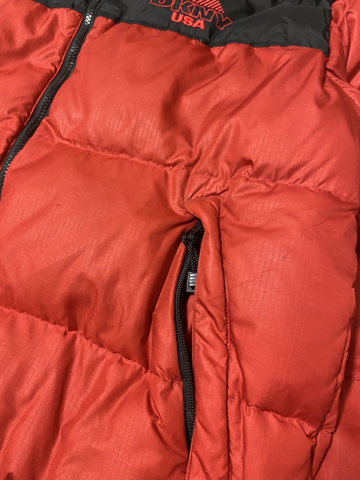 DKNY × Vintage Vintage 90’s DKNY USA Puffer Jacket Zip Up Y2K TNF Size US M / EU 48-50 / 2 - 5 Thumbnail