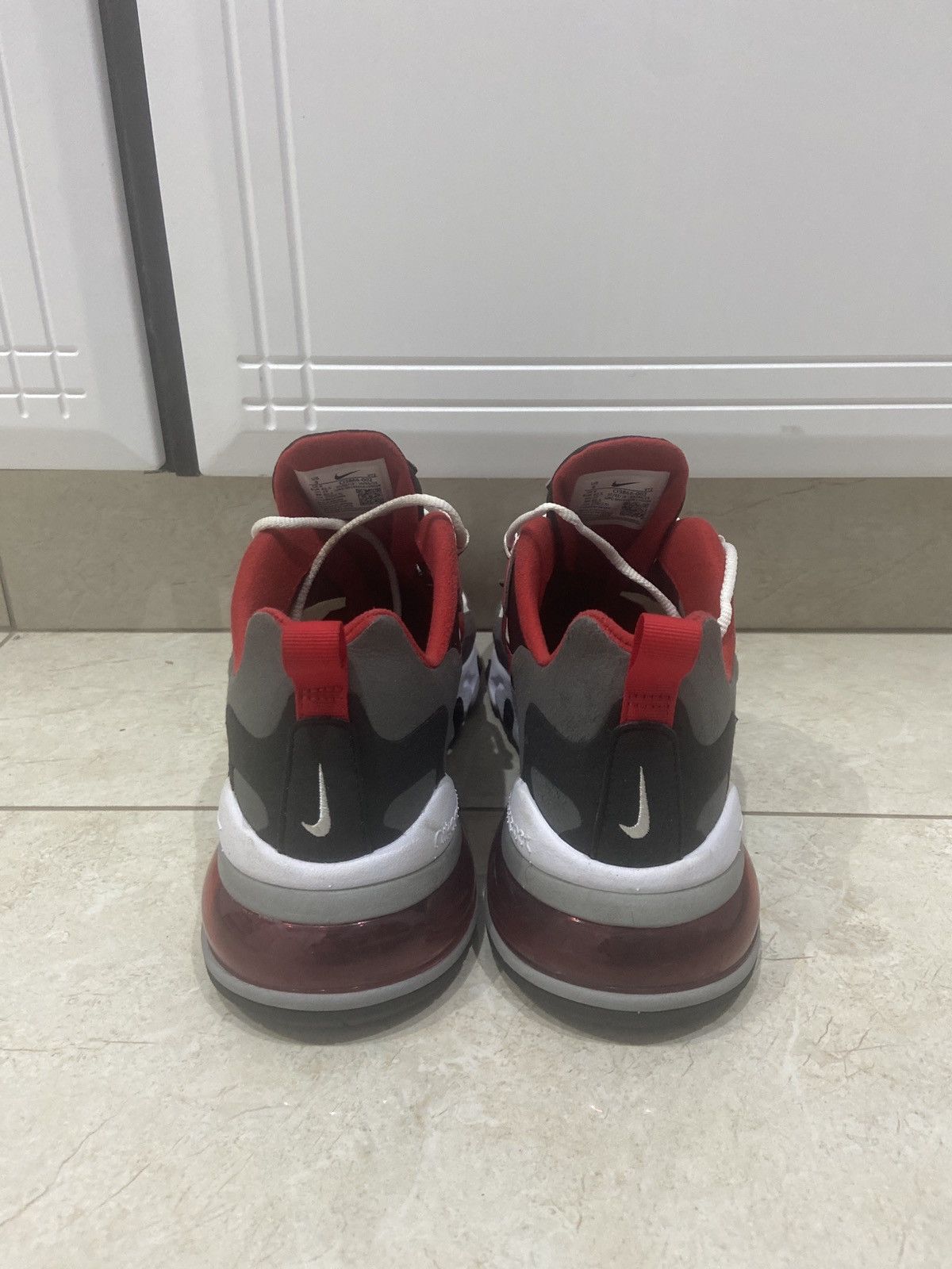 Nike Nike Airmax 270 React Size US 9 / EU 42 - 4 Thumbnail
